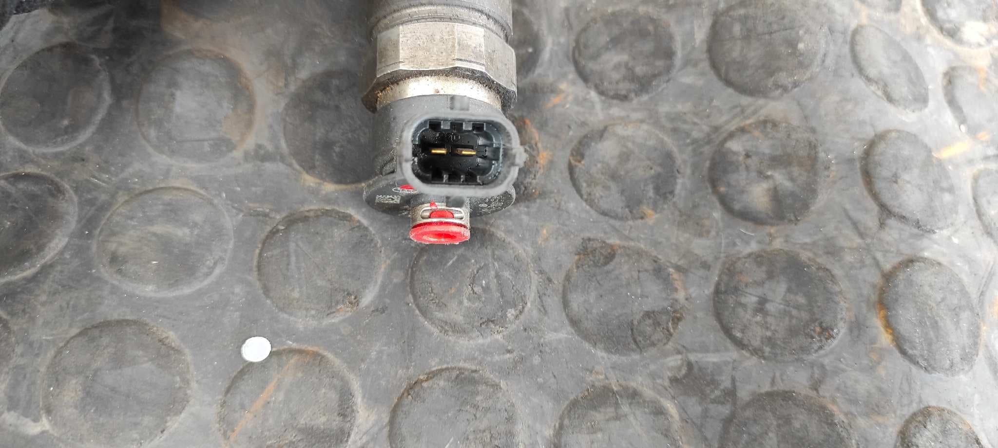 Recambio de INYECTOR para PEUGEOT 307 (S1) 8HX referencia OEM IAM 0445110135 4