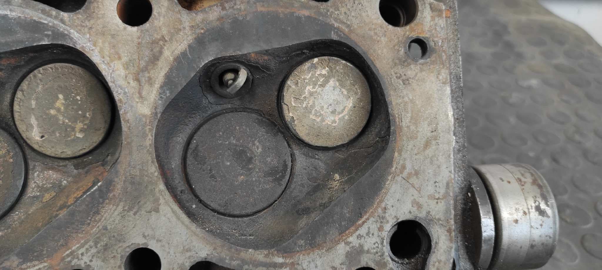 Recambio de CULATA para FORD SIERRA BERLINA LCS referencia OEM IAM 85HM6090BB 7