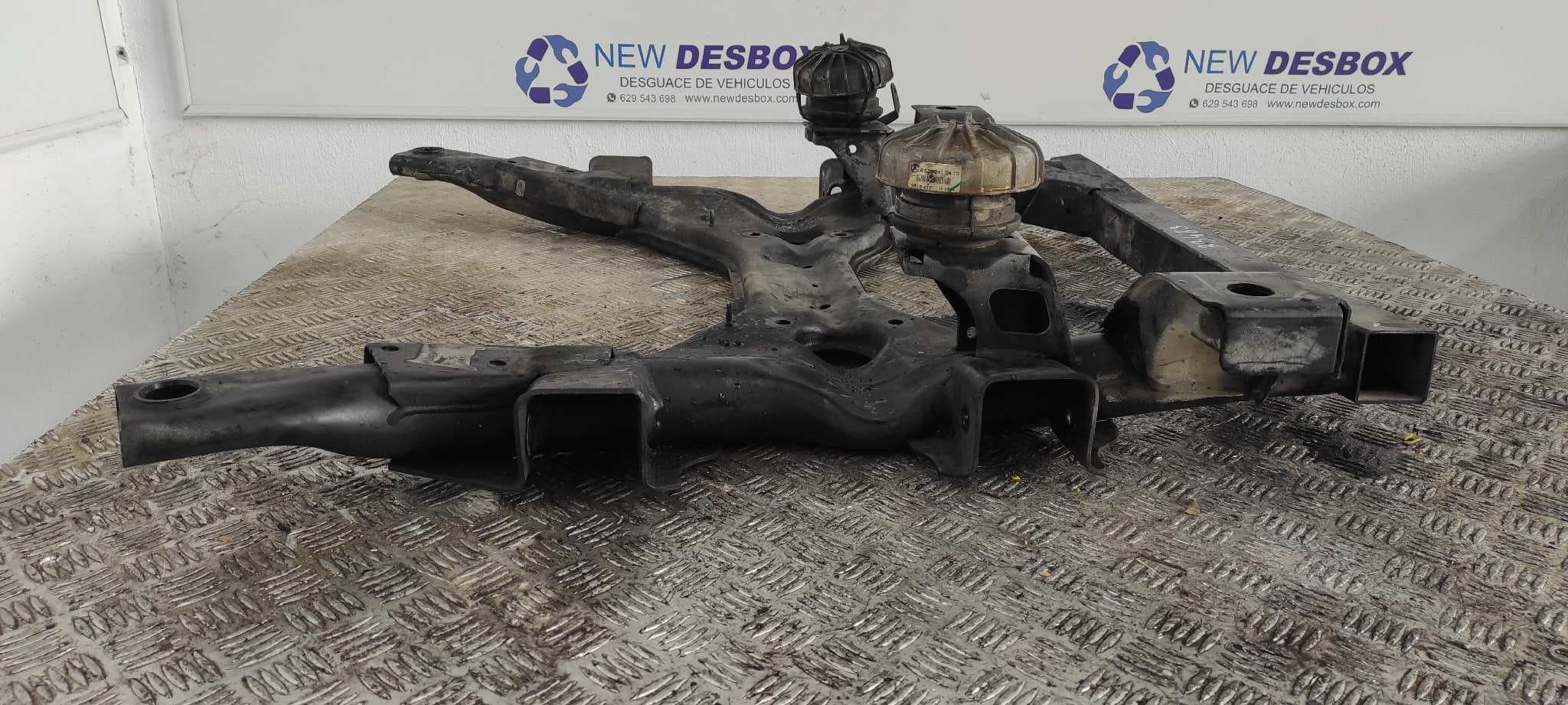 Recambio de PUENTE DELANTERO para MERCEDES-BENZ VITO CAJA CERRADA 6.03 -> 109  CDI  Compacto  (639.601) 646983 referencia OEM IAM A6393301406   - BLANCO 5