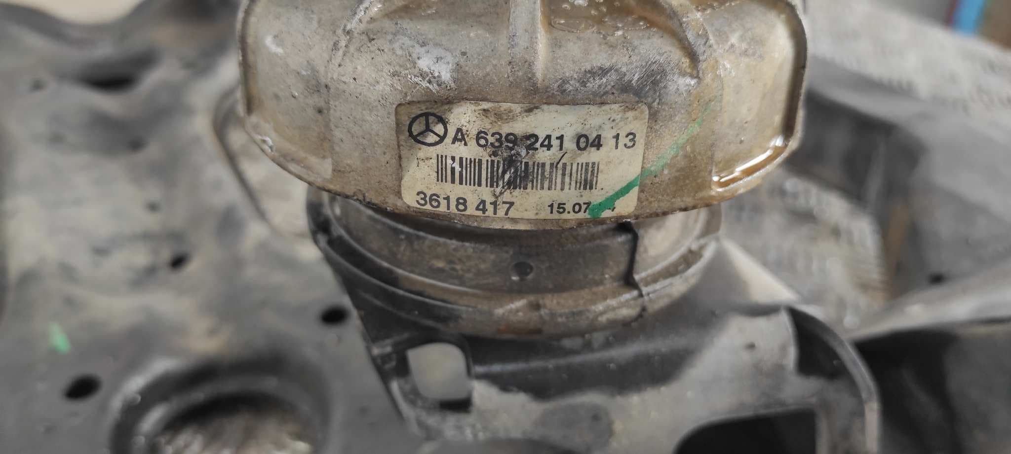 Recambio de PUENTE DELANTERO para MERCEDES-BENZ VITO CAJA CERRADA 6.03 -> 109  CDI  Compacto  (639.601) 646983 referencia OEM IAM A6393301406   - BLANCO 7