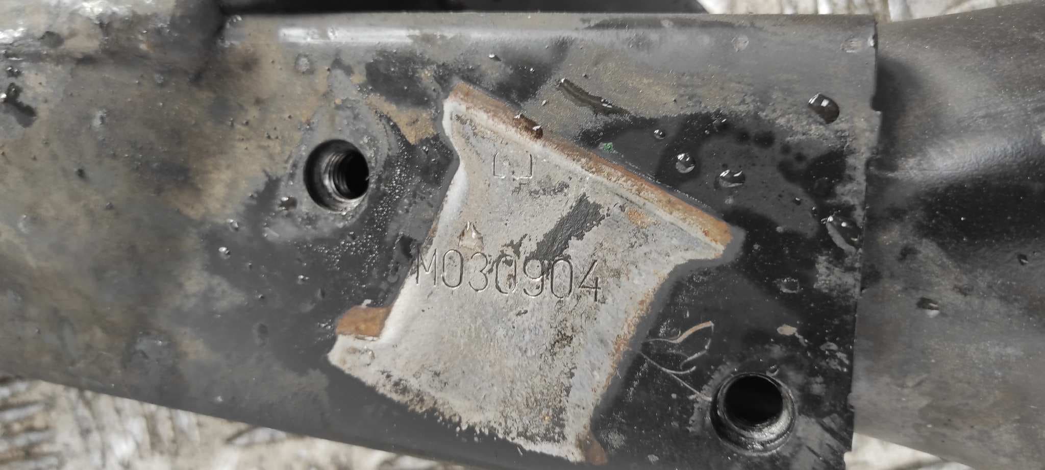 Recambio de PUENTE DELANTERO para MERCEDES-BENZ VITO CAJA CERRADA 6.03 -> 109  CDI  Compacto  (639.601) 646983 referencia OEM IAM A6393301406   - BLANCO 6