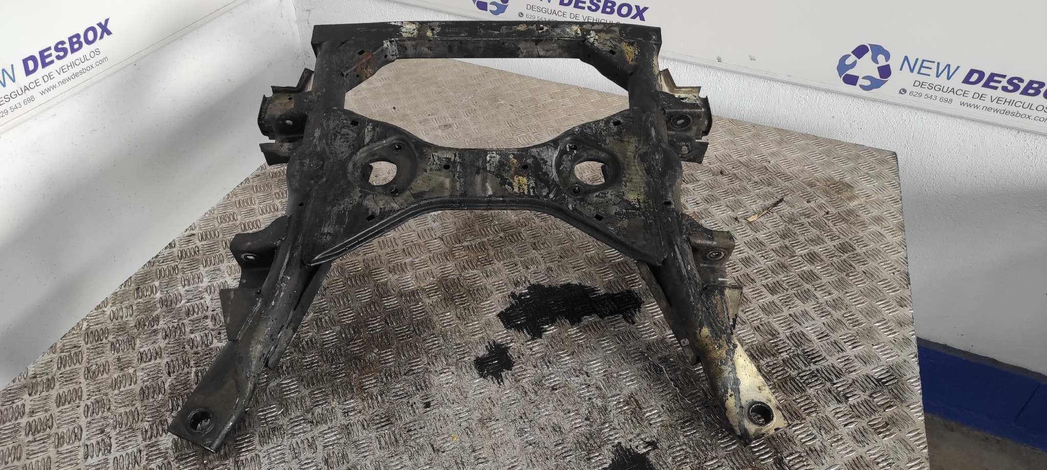 Recambio de PUENTE DELANTERO para MERCEDES-BENZ VITO CAJA CERRADA 6.03 -> 109  CDI  Compacto  (639.601) 646983 referencia OEM IAM A6393301406   - BLANCO 4