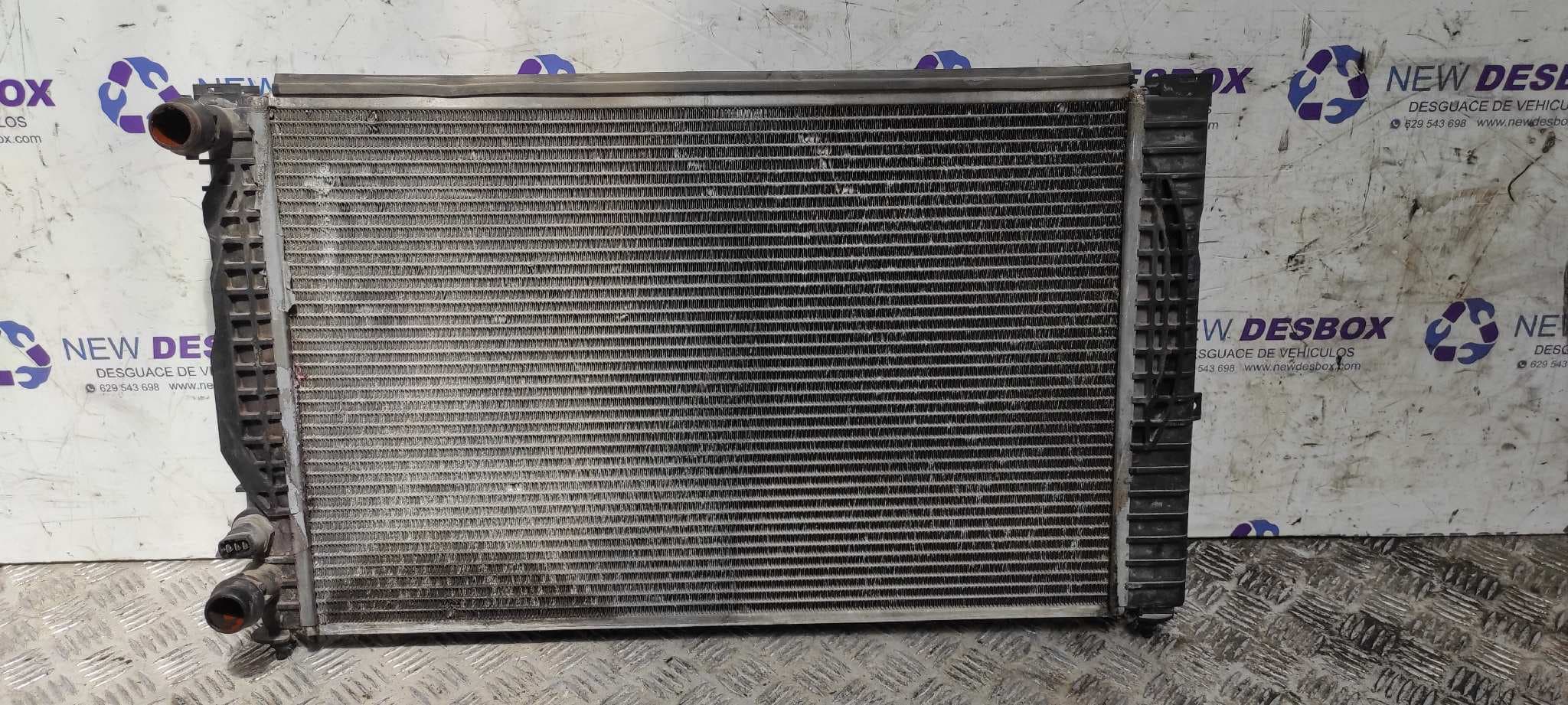 Recambio de RADIADOR AGUA para VOLKSWAGEN PASSAT BERLINA (3B2) Básico AHL referencia OEM IAM CL1   - GRIS
