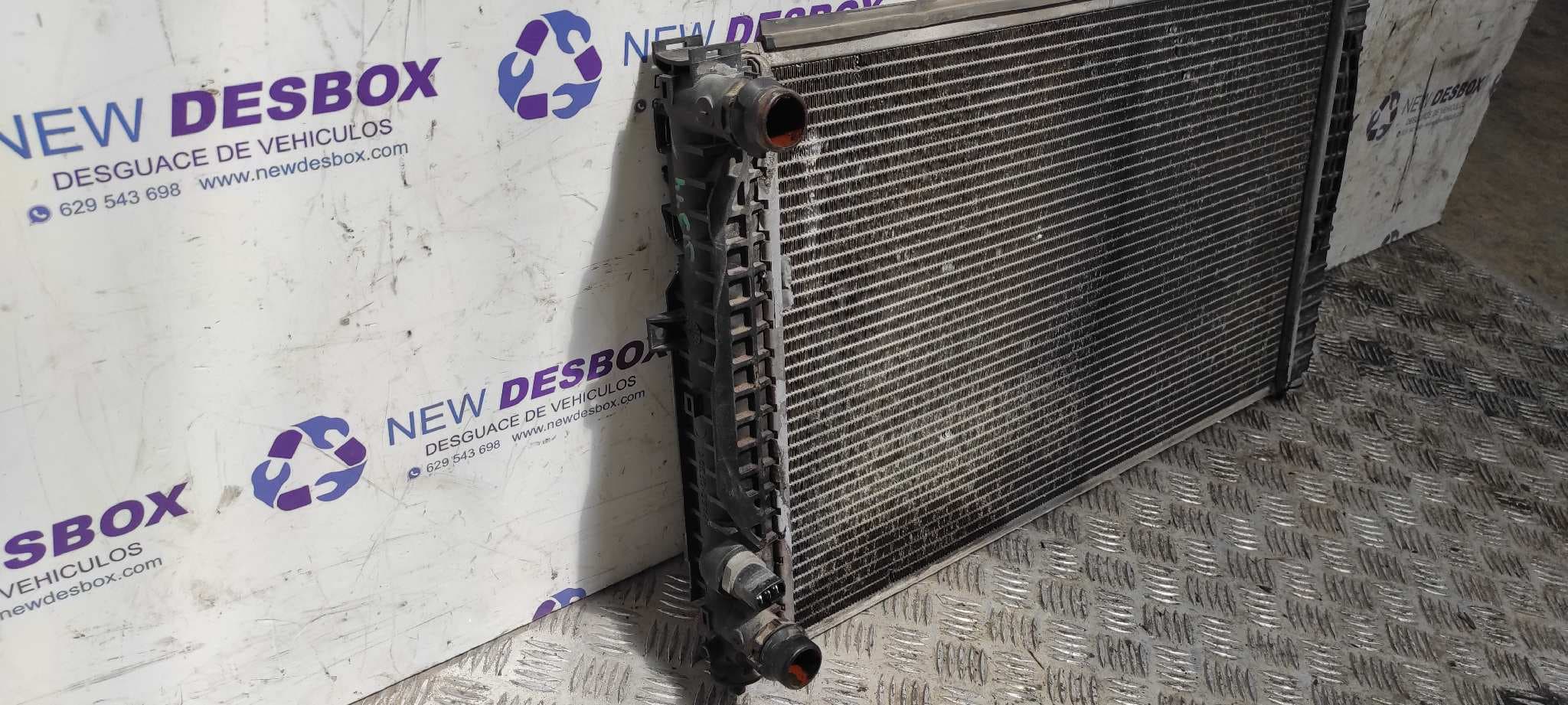 Recambio de RADIADOR AGUA para VOLKSWAGEN PASSAT BERLINA (3B2) Básico AHL referencia OEM IAM CL1   - GRIS 2