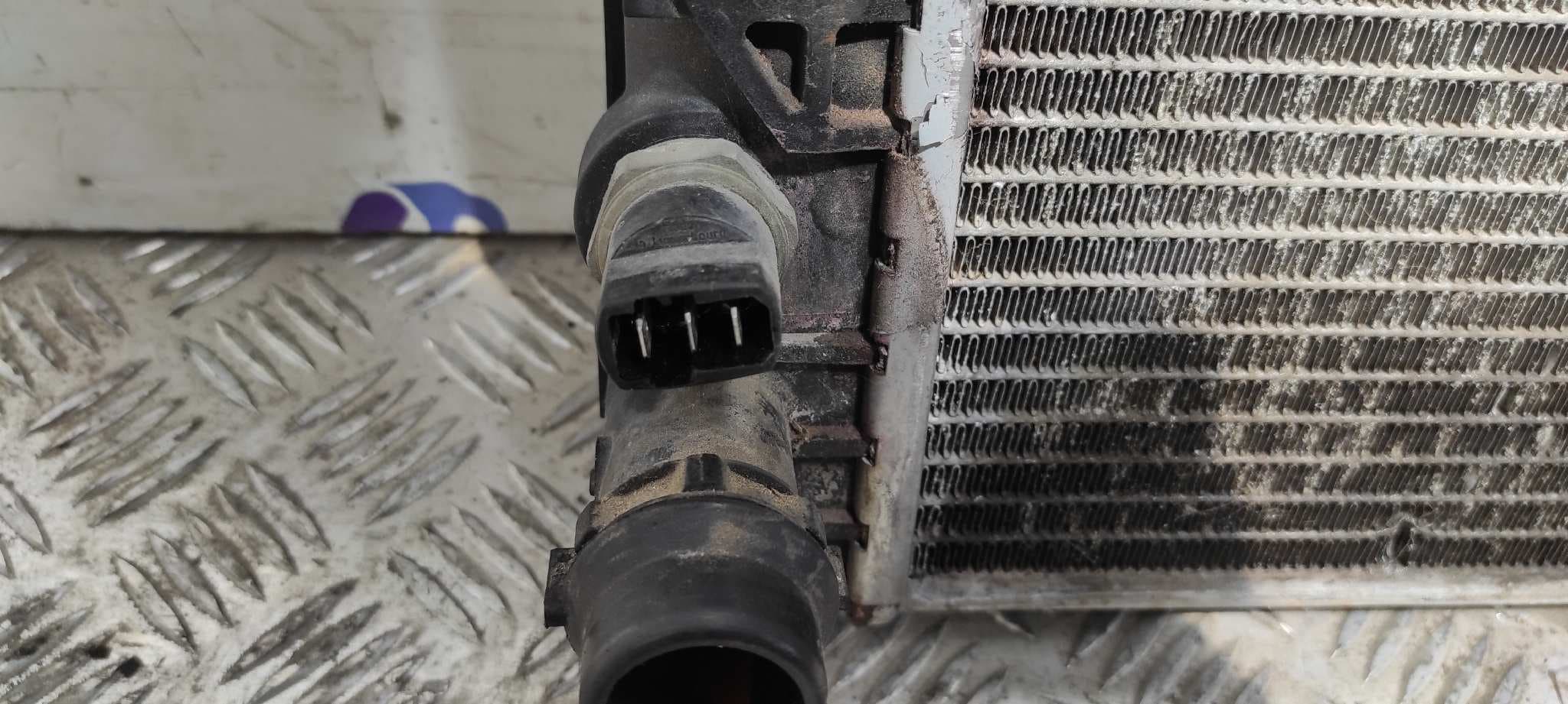 Recambio de RADIADOR AGUA para VOLKSWAGEN PASSAT BERLINA (3B2) Básico AHL referencia OEM IAM CL1   - GRIS 3