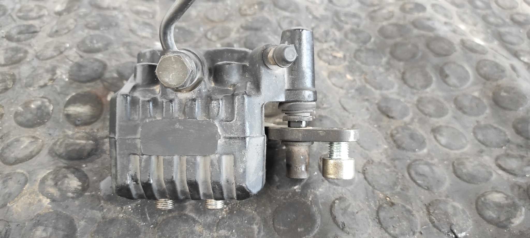 Recambio de PINZA DE FRENO TRASERA DERECHA para PIAGGIO (VESPA) BEVERLY Beverly 400 referencia OEM IAM    - NEGRO 3