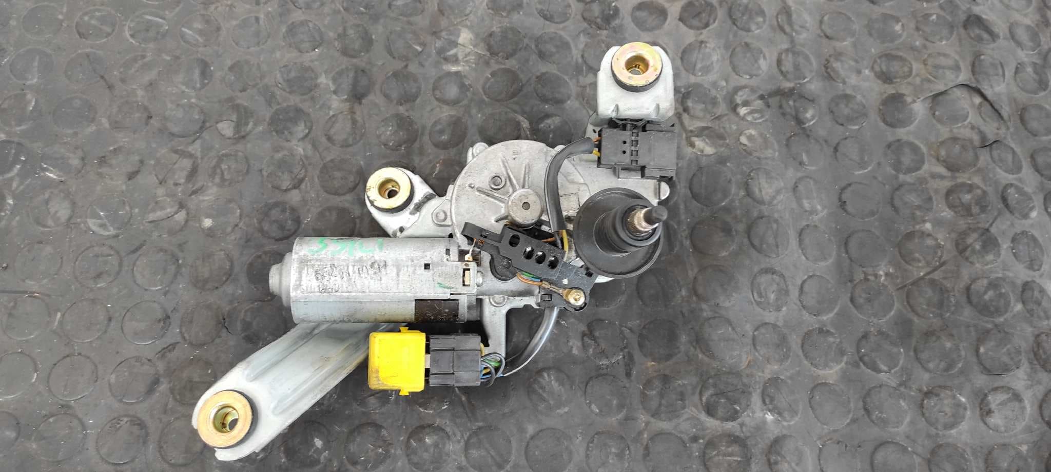 Recambio de MOTOR LIMPIA TRASERO para MERCEDES-BENZ CLASE C (W202) BERLINA 200 CDI (202.134) 604910 referencia OEM IAM 2028209742   - NEGRO