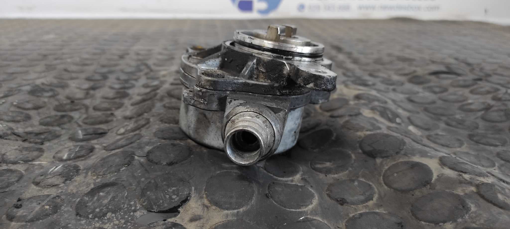 Recambio de DEPRESOR FRENO / BOMBA VACIO para RENAULT TRAFIC COMBI (AB 4.01) 6 - plazas (L2H1) acristalado parcial 2,9t   Combi largo G9UB7 referencia OEM IAM 8200478188A   - BLANCO 4