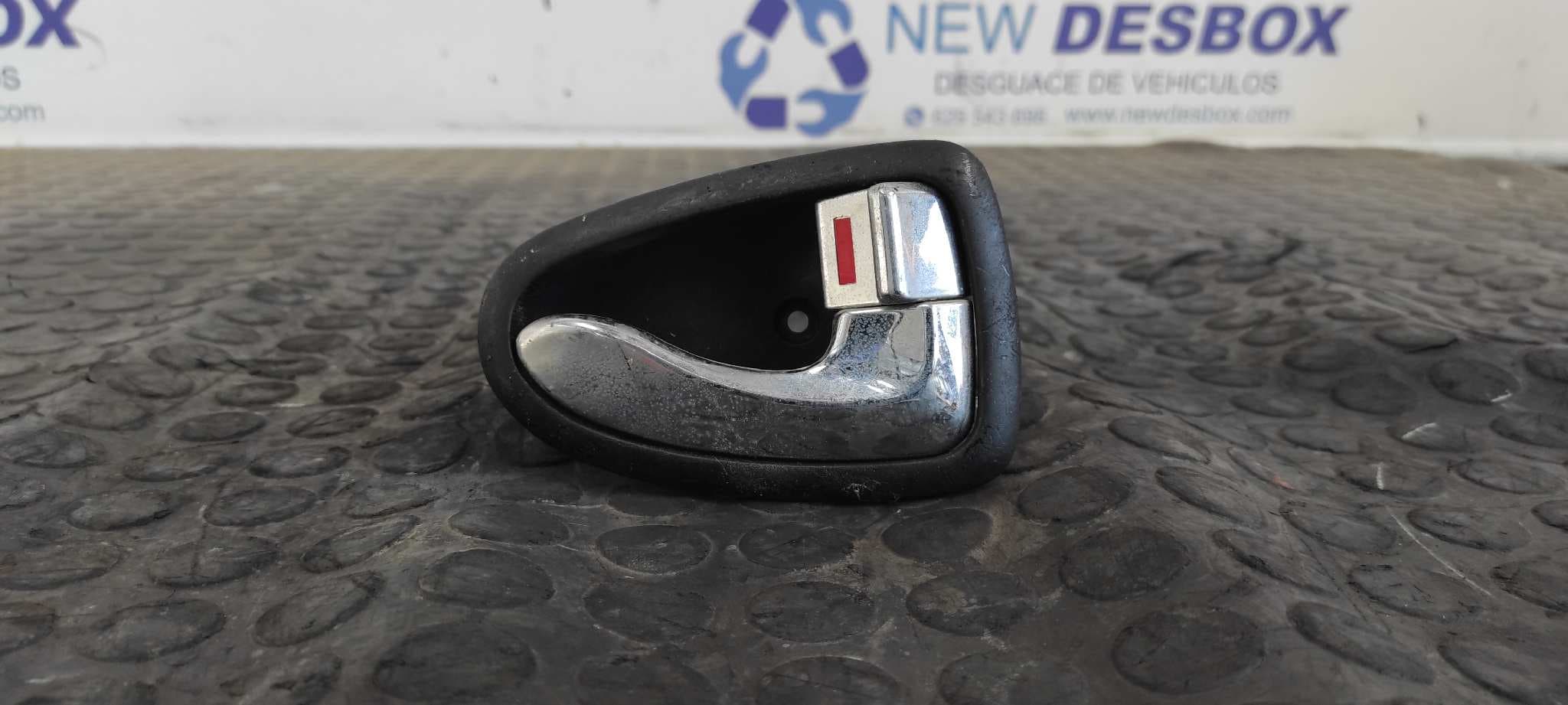 Recambio de MANETA INTERIOR DELANTERA DERECHA para HYUNDAI ACCENT (LC) GLS G4EDG referencia OEM IAM 8262025000   - DORADO