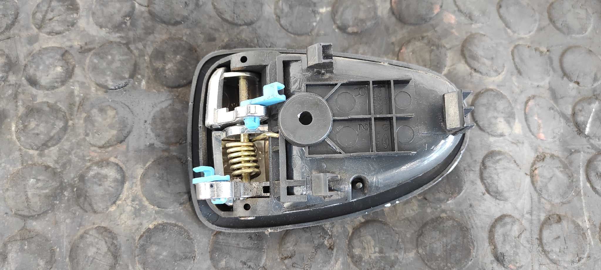 Recambio de MANETA INTERIOR DELANTERA DERECHA para HYUNDAI ACCENT (LC) GLS G4EDG referencia OEM IAM 8262025000   - DORADO 3