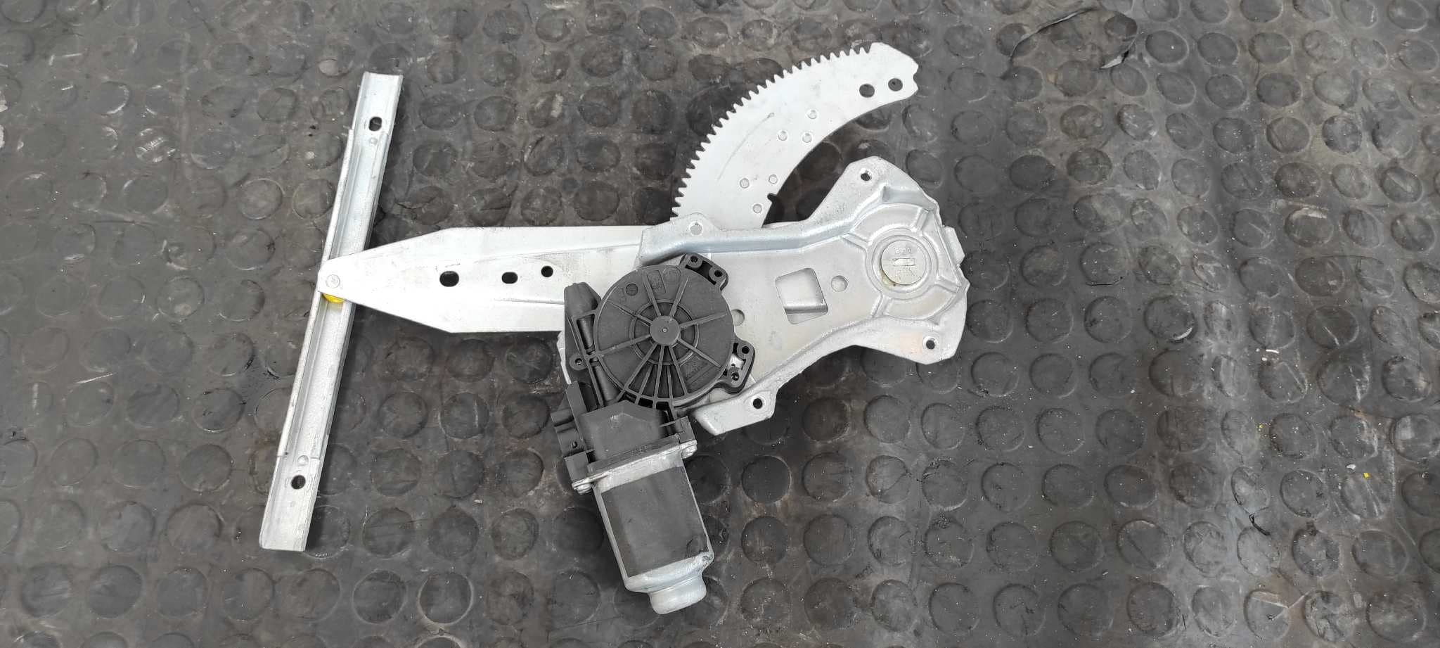 Recambio de ELEVALUNAS TRASERO DERECHO para NISSAN NOTE (E11E) Acenta CR14DE referencia OEM IAM 400929B   - DORADO