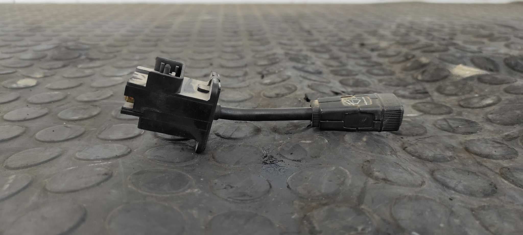 Recambio de MANDO LIMPIA para RENAULT 4 BERLINA/FAMILIAR/FURGONETA 1.1 688711 referencia OEM IAM    - BLANCO 4