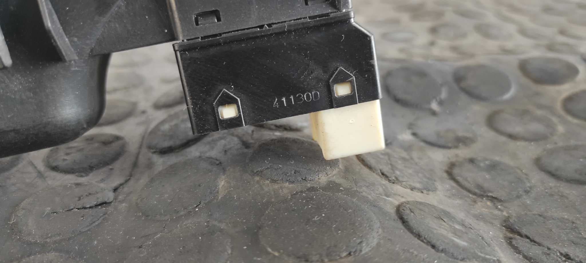 Recambio de MANDO ELEVALUNAS DELANTERO DERECHO para HYUNDAI ACCENT (LC) GLS G4EDG referencia OEM IAM 621W04620   - DORADO 4
