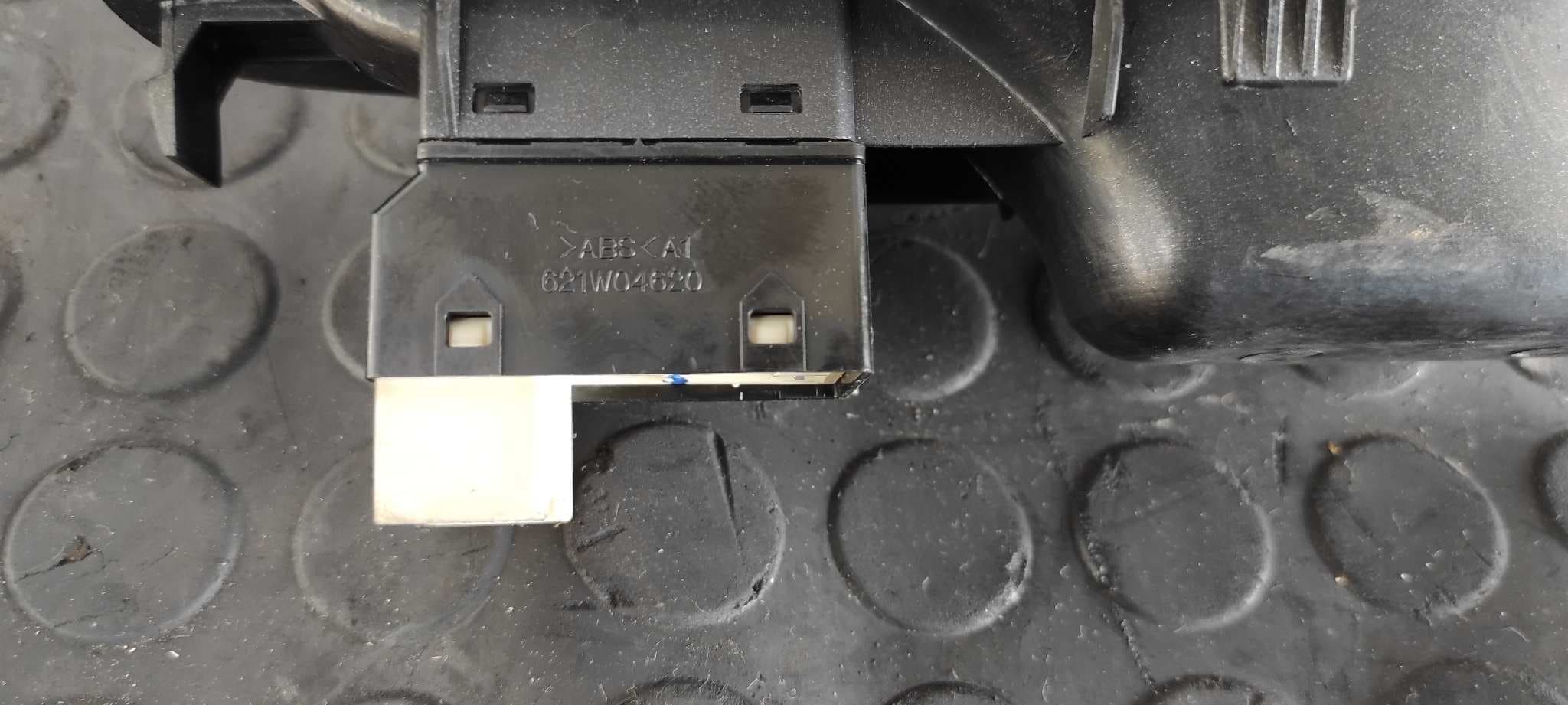 Recambio de MANDO ELEVALUNAS DELANTERO DERECHO para HYUNDAI ACCENT (LC) GLS G4EDG referencia OEM IAM 621W04620   - DORADO 3
