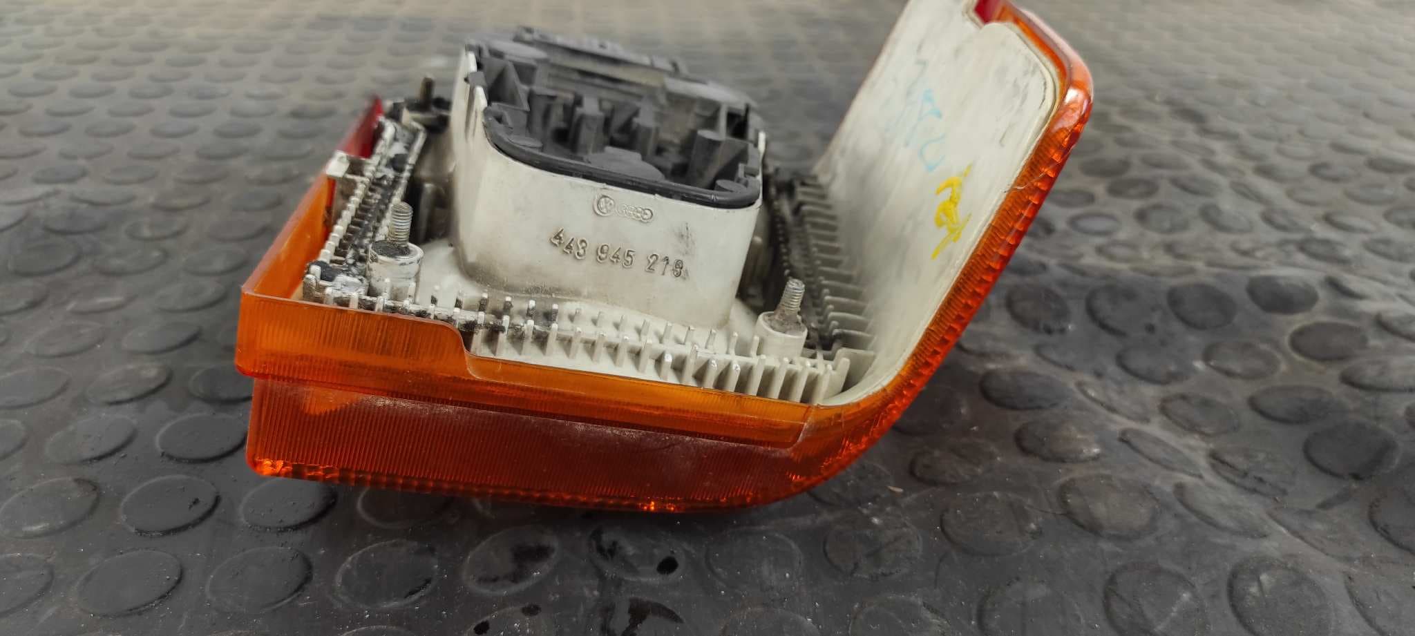 Recambio de PILOTO TRASERO DERECHO para AUDI 100 BERLINA (C4) Básico AAR referencia OEM IAM 443945222   - BLANCO 4