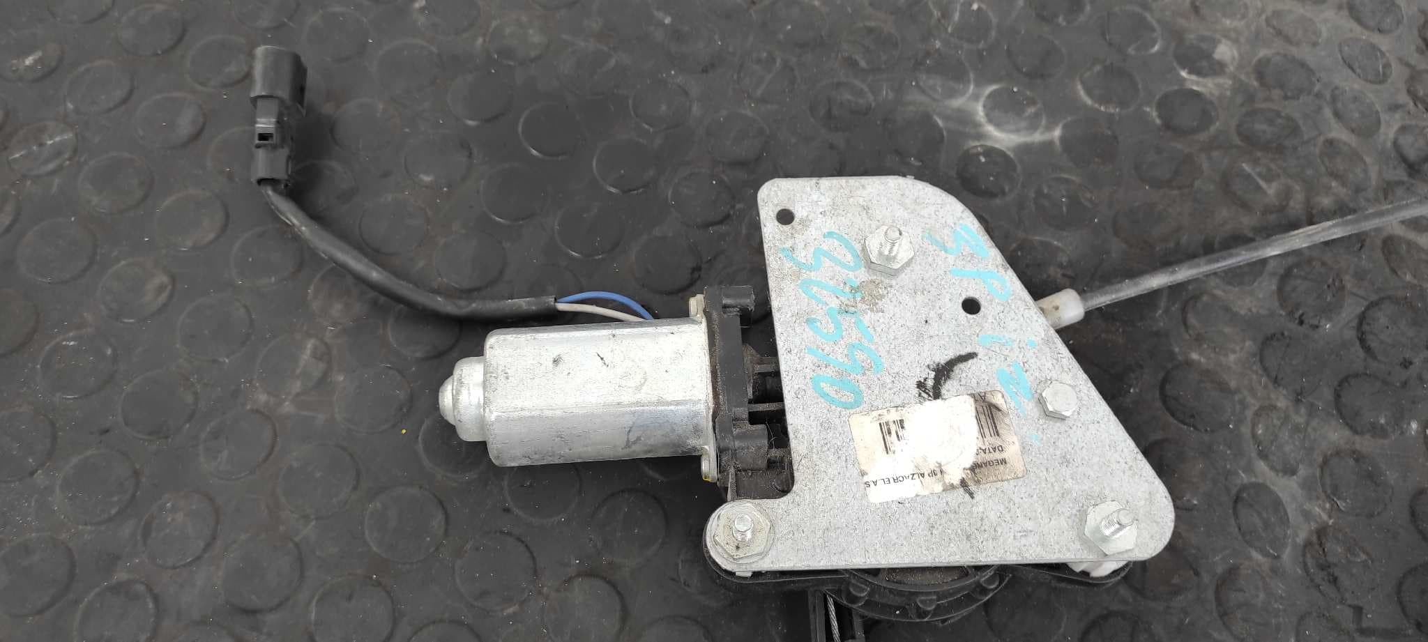 Recambio de ELEVALUNAS DELANTERO IZQUIERDO para RENAULT MEGANE I COACH/COUPE (DA0) 1.9 dTi Diesel CAT F9Q734 referencia OEM IAM 35135001   - GRIS 3
