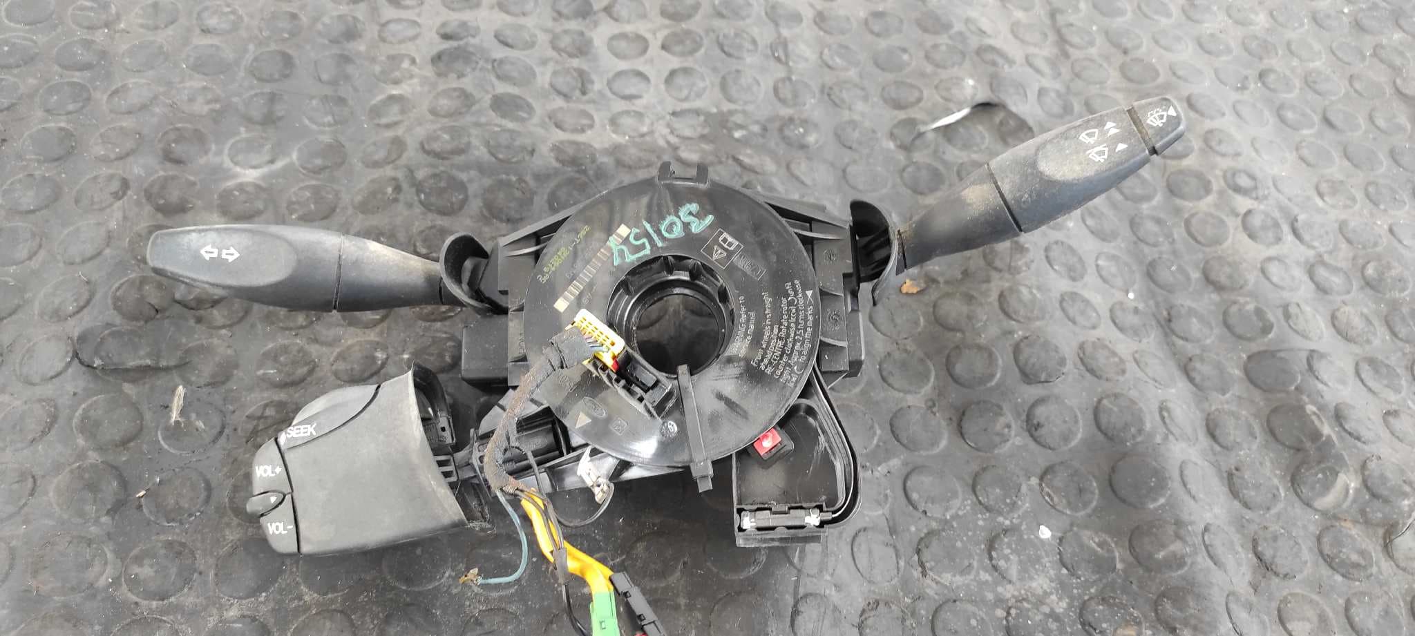 Recambio de MANDO MULTIFUNCION para FORD FIESTA (CBK) 1.4 16V CAT FXJB referencia OEM IAM 1S7T13335AE   - NEGRO