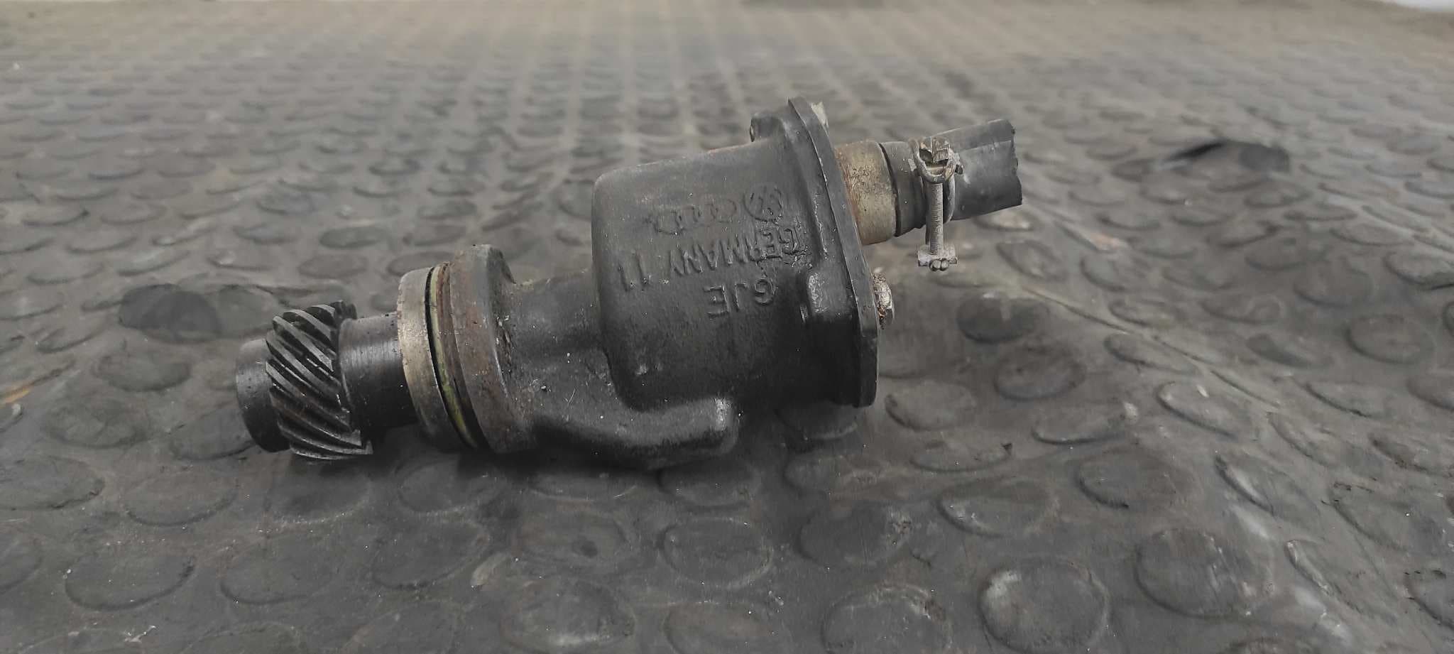 Recambio de DEPRESOR FRENO / BOMBA VACIO para SEAT INCA (6K9) 1.9 D CLX Familiar 1Y referencia OEM IAM 028207A   - BLANCO 5