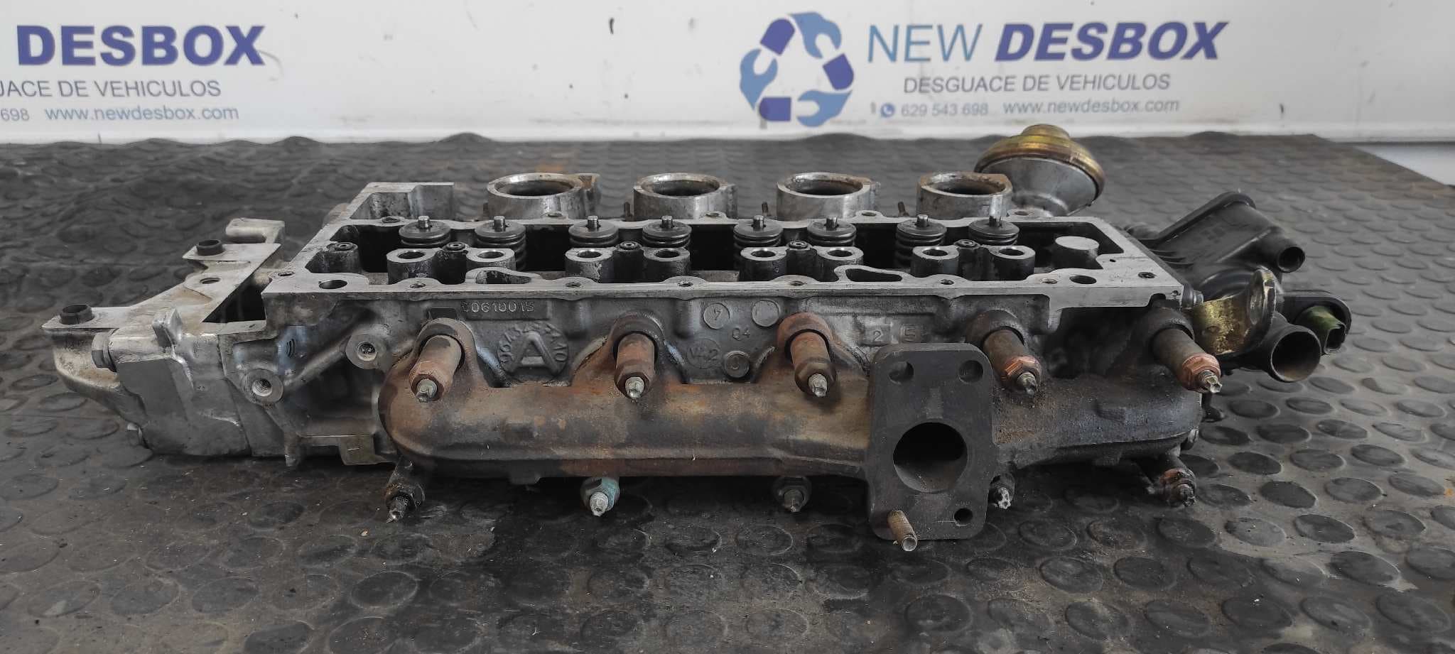 Recambio de CULATA para PEUGEOT 206 BERLINA 8HZ referencia OEM IAM 9643477110 2
