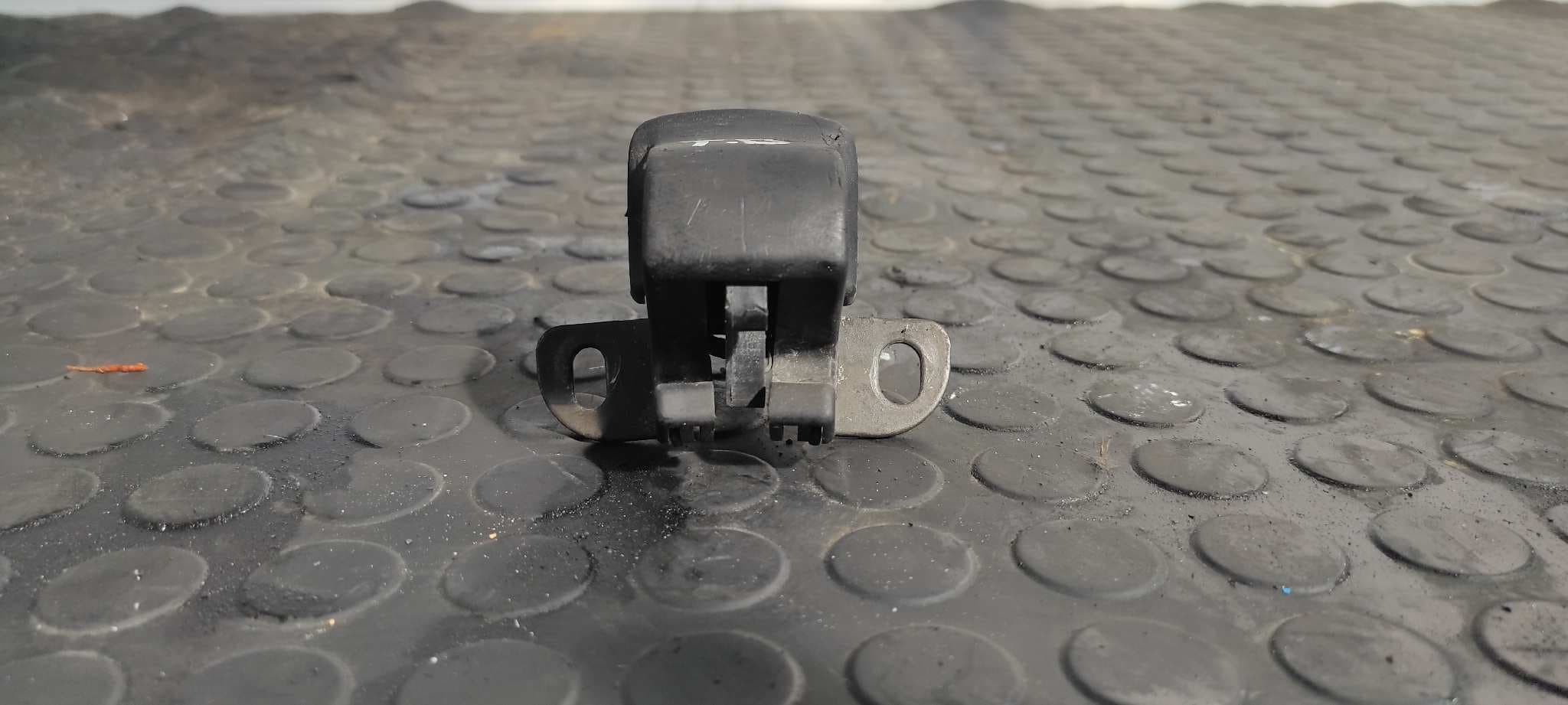 Recambio de CERRADURA PUERTA TRASERA DERECHA para RENAULT KANGOO (F/KC0) 1.9 Diesel F8Q662 referencia OEM IAM D37   - BLANCO 2