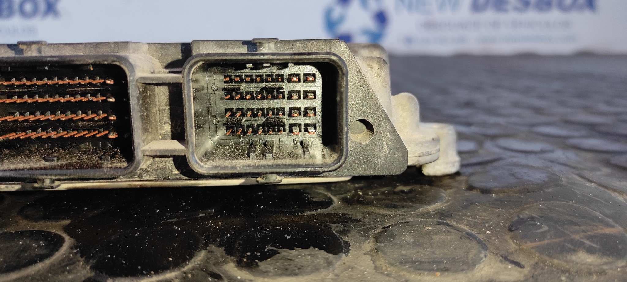 Recambio de CENTRALITA MOTOR UCE para CITROEN BERLINGO CUADRO L1 9HW referencia OEM IAM 9663944680   - BLANCO 5