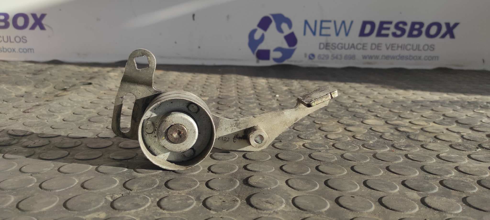 Recambio de TENSOR CORREA AUXILIAR para PEUGEOT 306 BERLINA 3/5 PUERTAS (S1) referencia OEM IAM 337123C