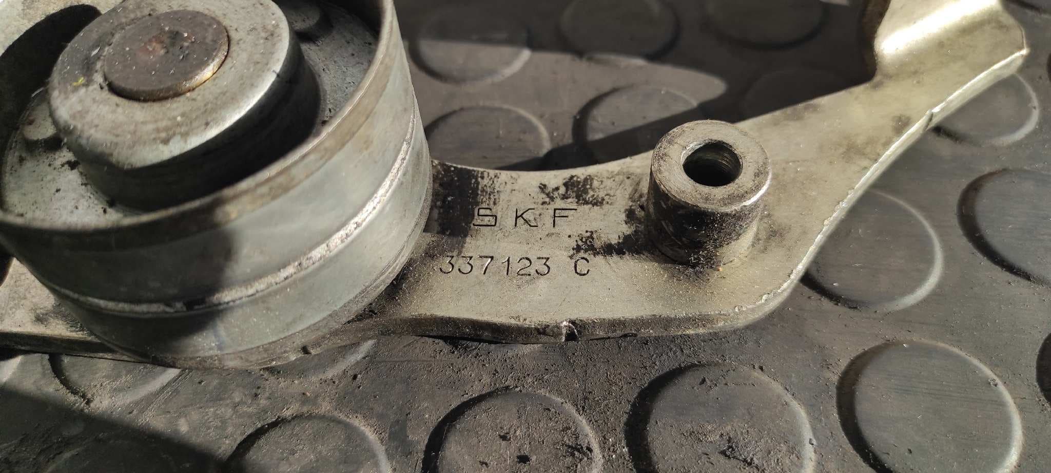 Recambio de TENSOR CORREA AUXILIAR para PEUGEOT 306 BERLINA 3/5 PUERTAS (S1) referencia OEM IAM 337123C 3
