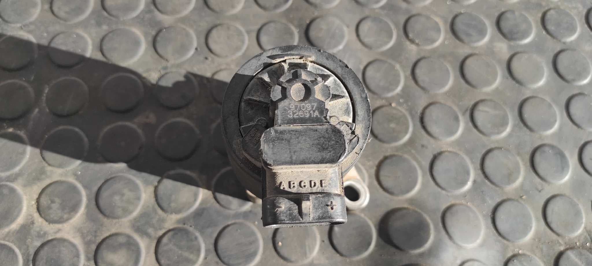 Recambio de VALVULA EGR para PEUGEOT 206 CC 2.0 16V CAT RFNEW10J4 referencia OEM IAM 9709732691A   - NEGRO 5