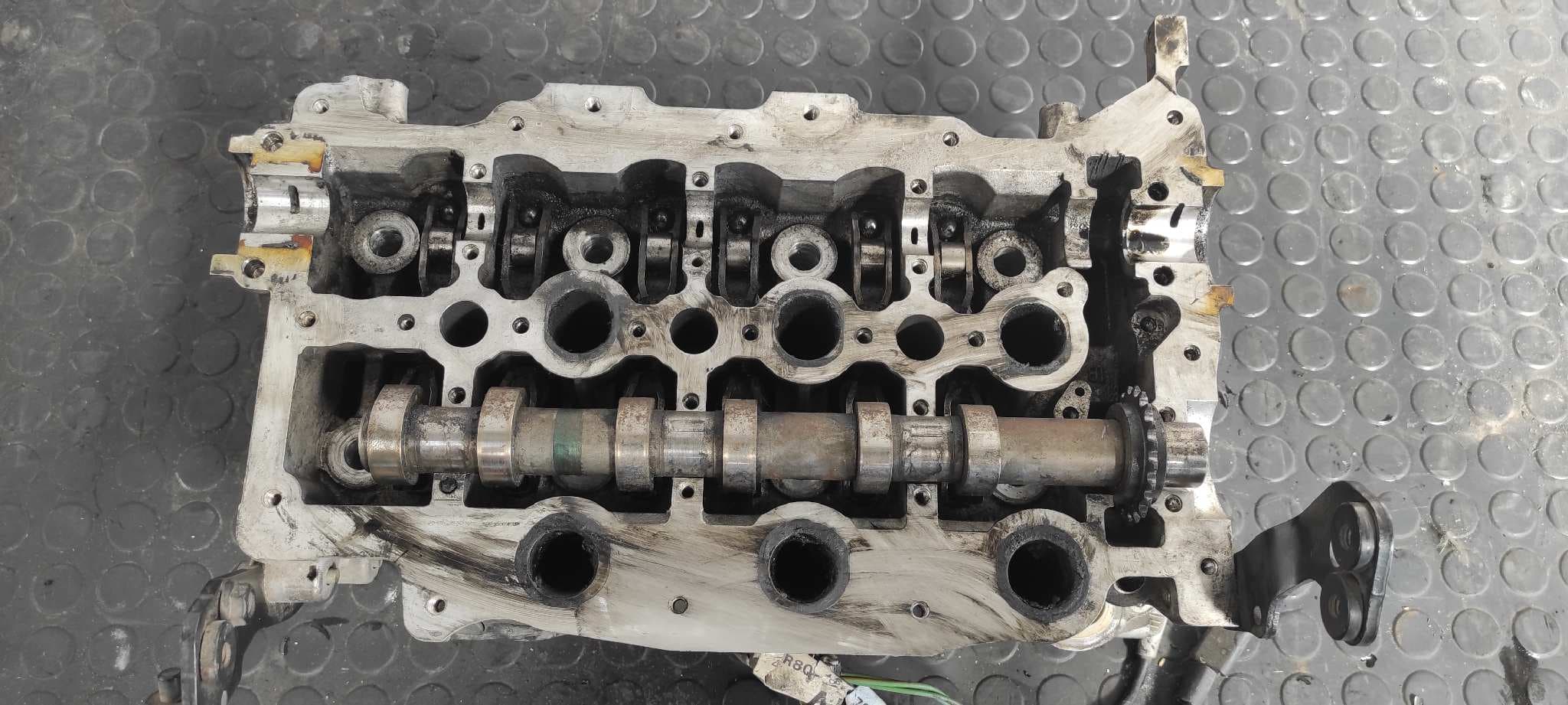 Recambio de CULATA para PEUGEOT 407 COUPE 2.7 HDI FAP CAT (UHZ / DT17TED4) UHZDT17 referencia OEM IAM 4R8Q6C064 2