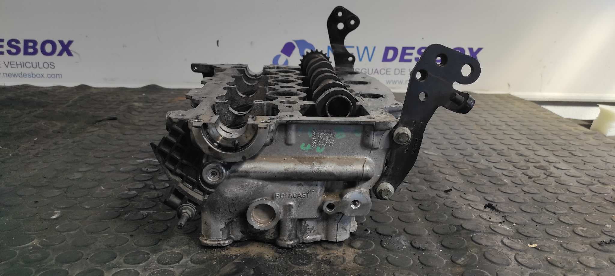 Recambio de CULATA para PEUGEOT 407 COUPE 2.7 HDI FAP CAT (UHZ / DT17TED4) UHZDT17 referencia OEM IAM 4R8Q6C064 4