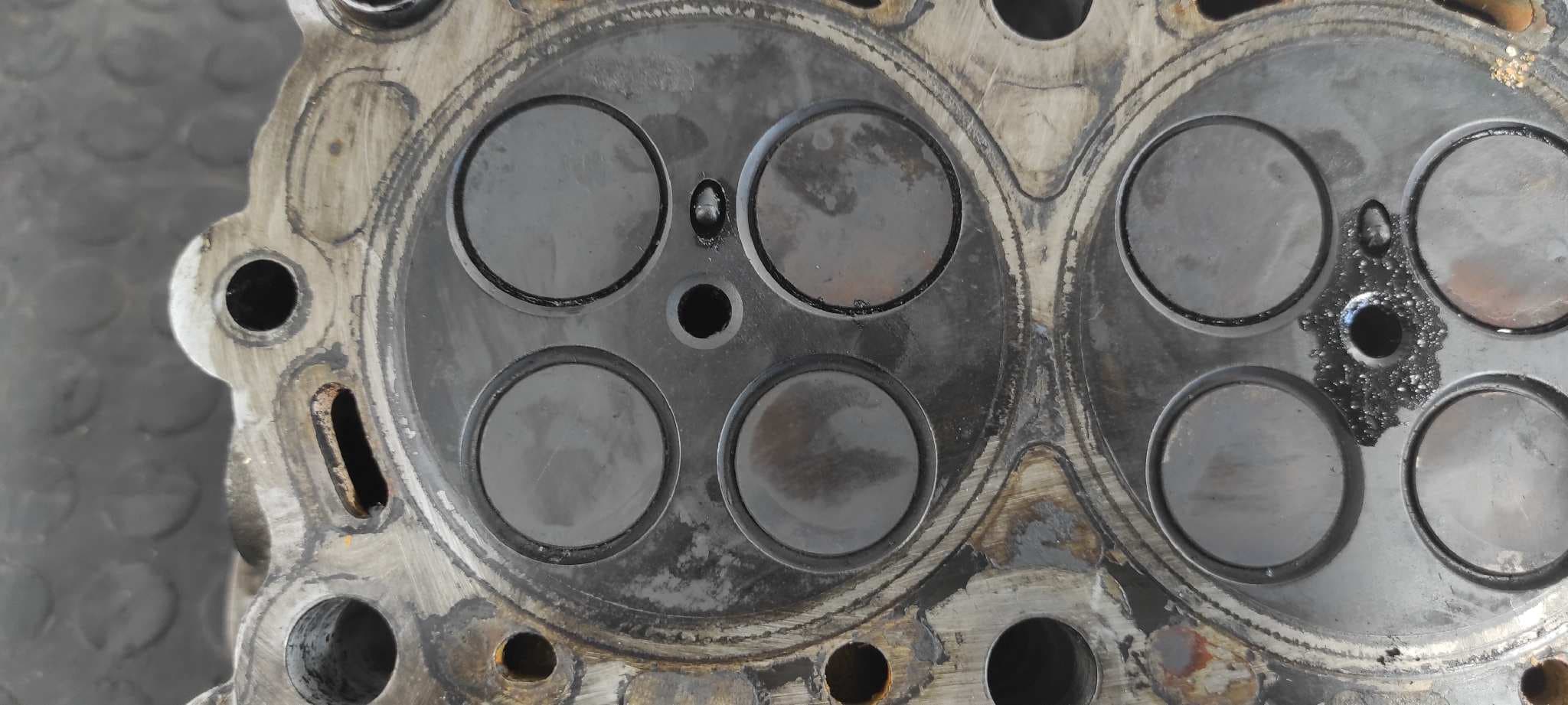 Recambio de CULATA para PEUGEOT 407 COUPE 2.7 HDI FAP CAT (UHZ / DT17TED4) UHZDT17 referencia OEM IAM 4R8Q6C064 5