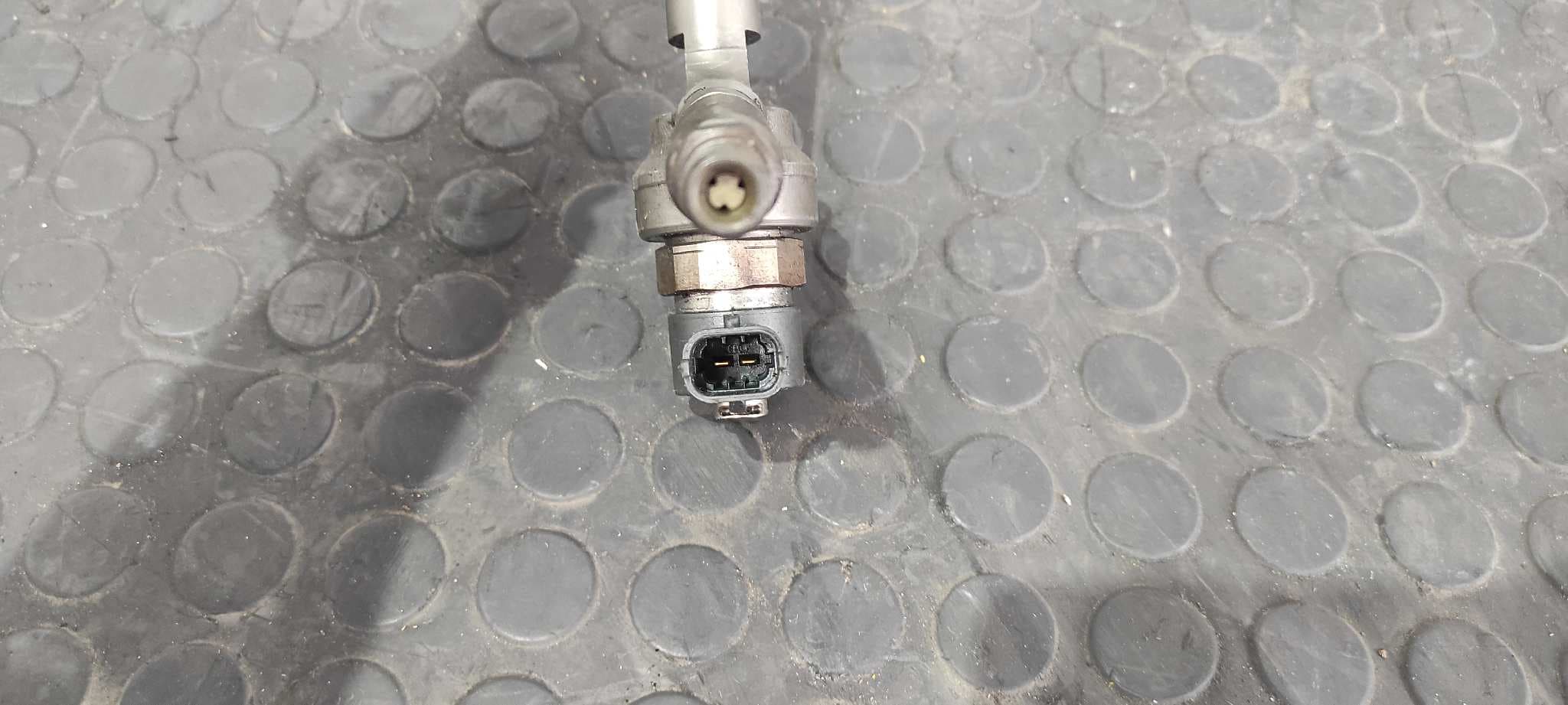 Recambio de INYECTOR para OPEL ASTRA H BERLINA Elegance Z17DTH referencia OEM IAM 0445110175   - GRIS 5