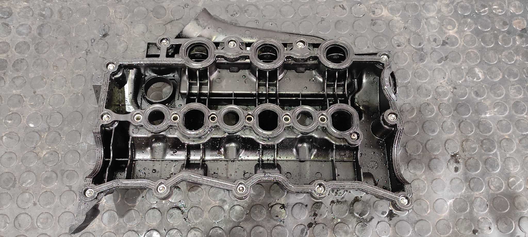 Recambio de TAPA BALANCINES para PEUGEOT 407 2.7 HDI FAP CAT (UHZ / DT17TED4) UHZ referencia OEM IAM 4S7Q9424H 7