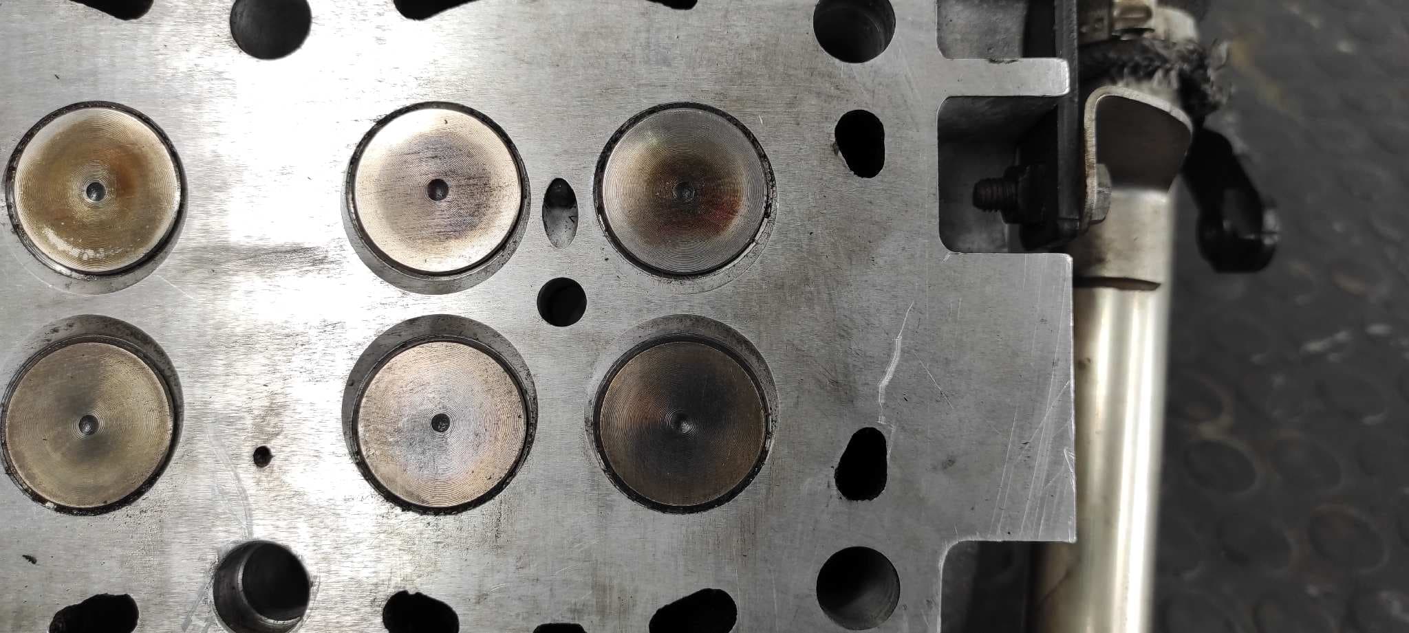 Recambio de CULATA para MG ROVER SERIE 75 (RJ) 204D2 referencia OEM IAM 22470389 8