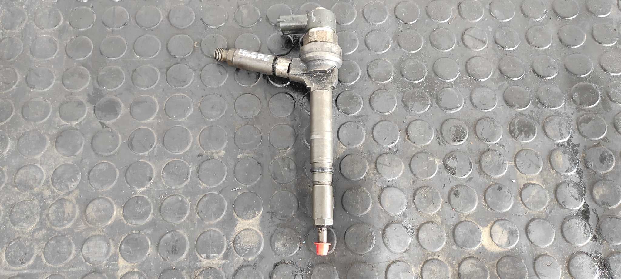 Recambio de INYECTOR para OPEL ASTRA GTC Cosmo Z17DTH referencia OEM IAM 0445110175   - BLANCO 4