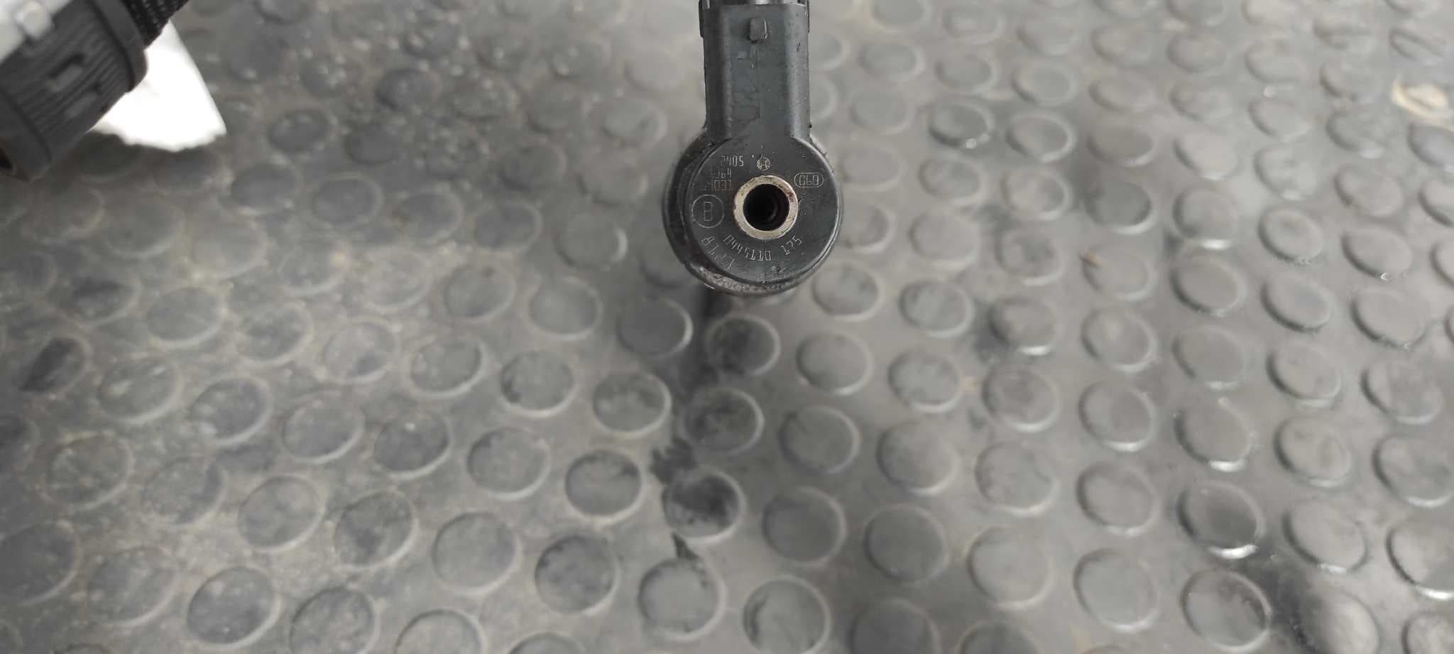 Recambio de INYECTOR para OPEL ASTRA GTC Cosmo Z17DTH referencia OEM IAM 0445110175   - BLANCO 2