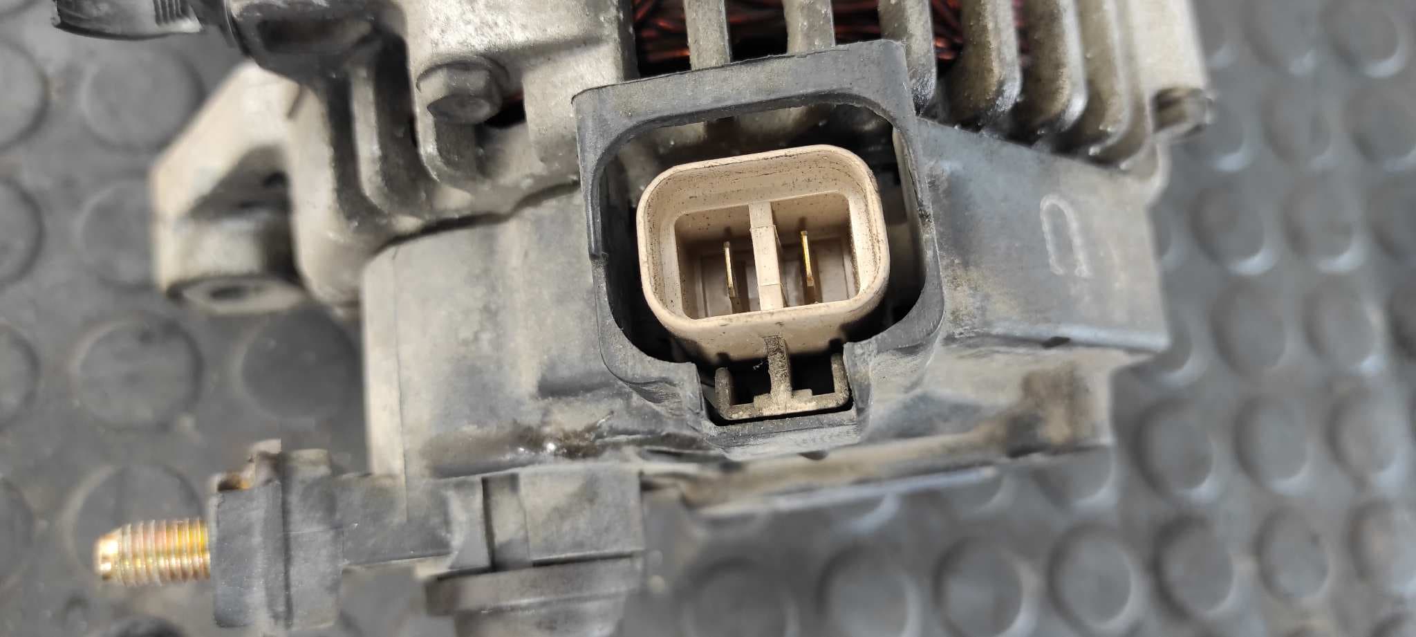 Recambio de ALTERNADOR para KIA RIO 1.5 CRDi Active D4FA referencia OEM IAM 373002A110   - NEGRO 7