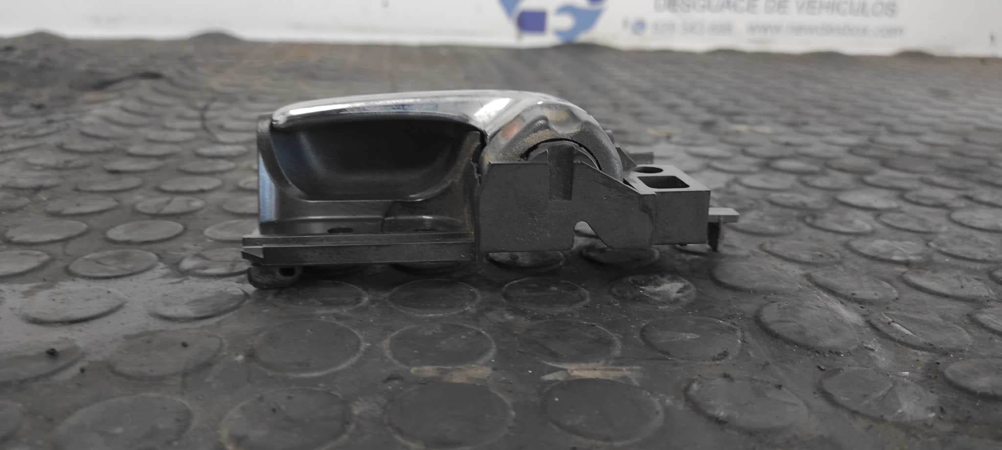Recambio de MANETA INTERIOR DELANTERA IZQUIERDA para TOYOTA AVENSIS BERLINA (T25) 2.0 D4-D Executive Berlina (5-ptas.) 1CDFTV referencia OEM IAM 50594A1   - AZUL 2