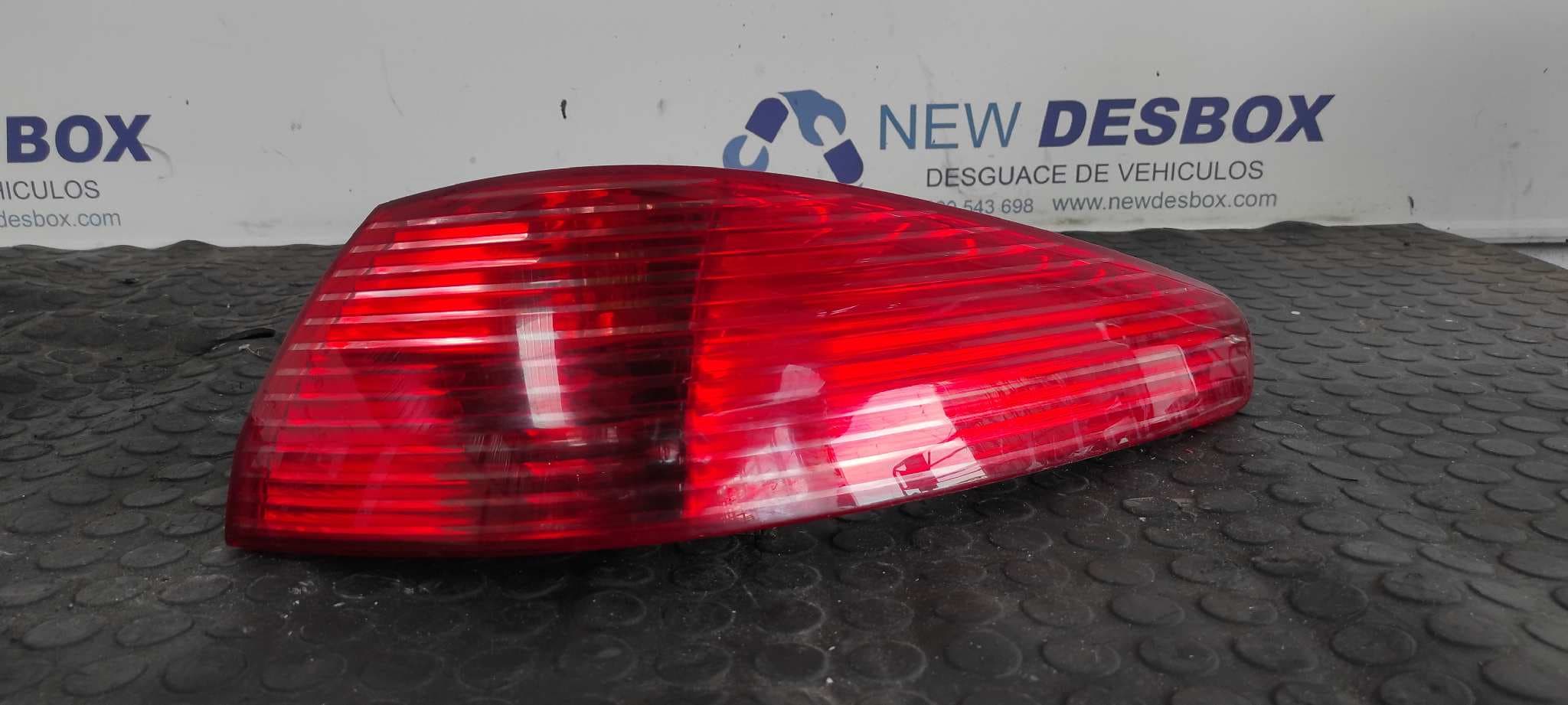 Recambio de PILOTO TRASERO DERECHO para PEUGEOT 607 (S1) referencia OEM IAM 2543D