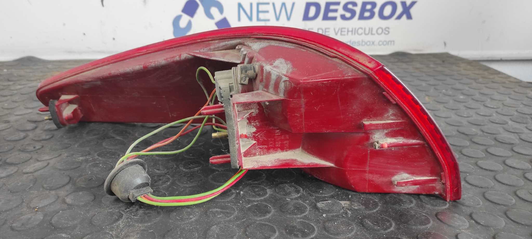 Recambio de PILOTO TRASERO DERECHO para PEUGEOT 607 (S1) referencia OEM IAM 2543D 2