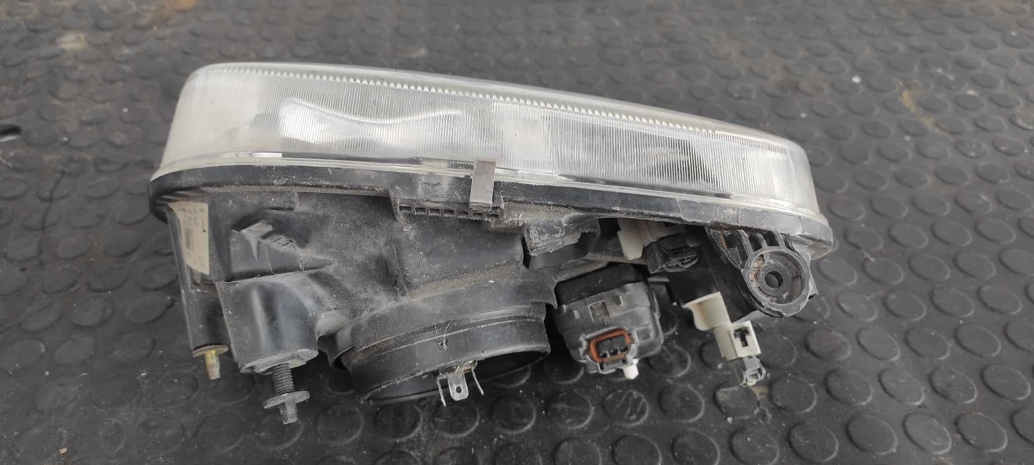 Recambio de FARO DERECHO para NISSAN MICRA (K11) referencia OEM IAM 67752025 3