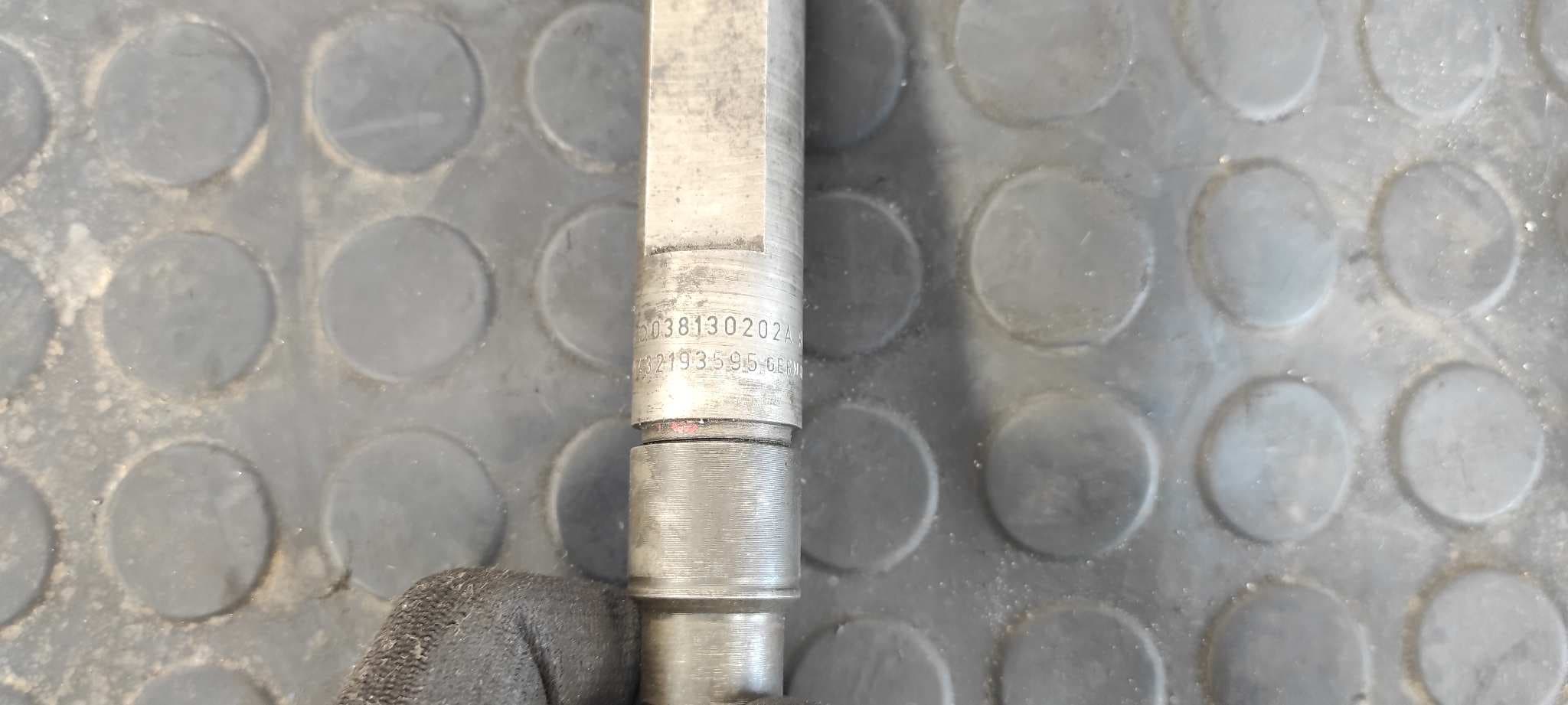 Recambio de INYECTOR para AUDI A3 (8L) ASV referencia OEM IAM 038130202A 3