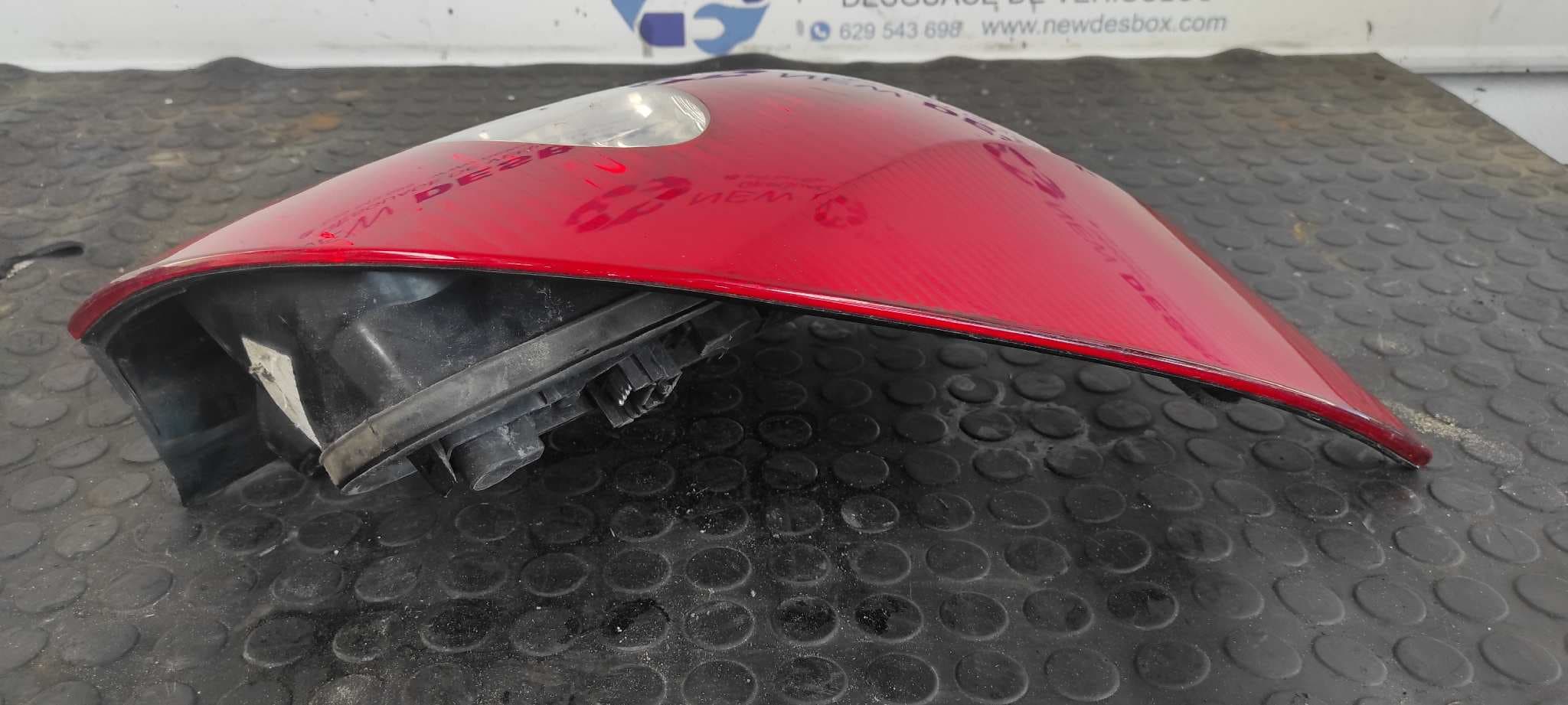 Recambio de PILOTO TRASERO DERECHO para RENAULT LAGUNA II GRANDTOUR (KG0) 1.9 dCi Diesel F9Q C7 referencia OEM IAM 8200002472   - DORADO 3