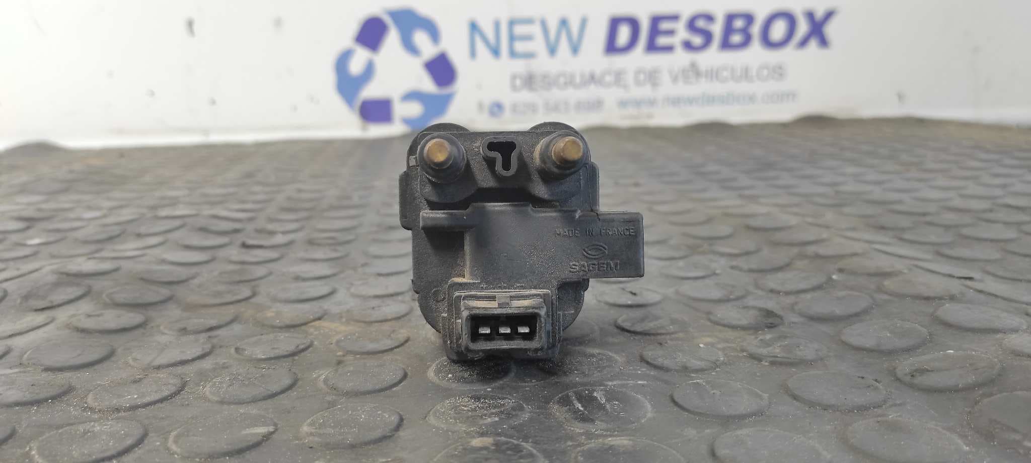 Recambio de BOBINA ENCENDIDO para RENAULT MEGANE I BERLINA HATCHBACK (BA0) K7M702 referencia OEM IAM 2526111A