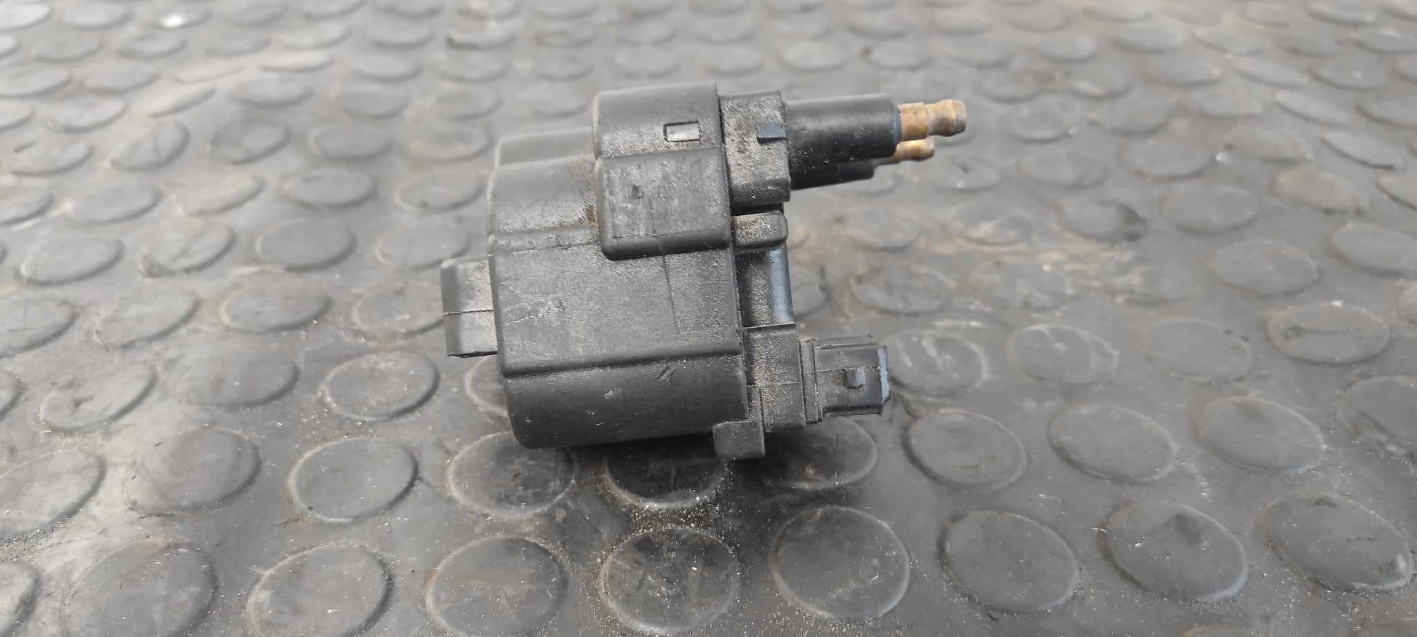 Recambio de BOBINA ENCENDIDO para RENAULT MEGANE I BERLINA HATCHBACK (BA0) K7M702 referencia OEM IAM 2526111A 4