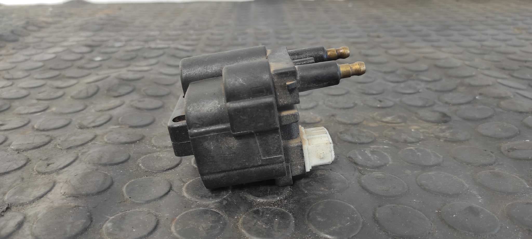 Recambio de BOBINA ENCENDIDO para RENAULT MEGANE I BERLINA HATCHBACK (BA0) K7M702 referencia OEM IAM 2526111A 6
