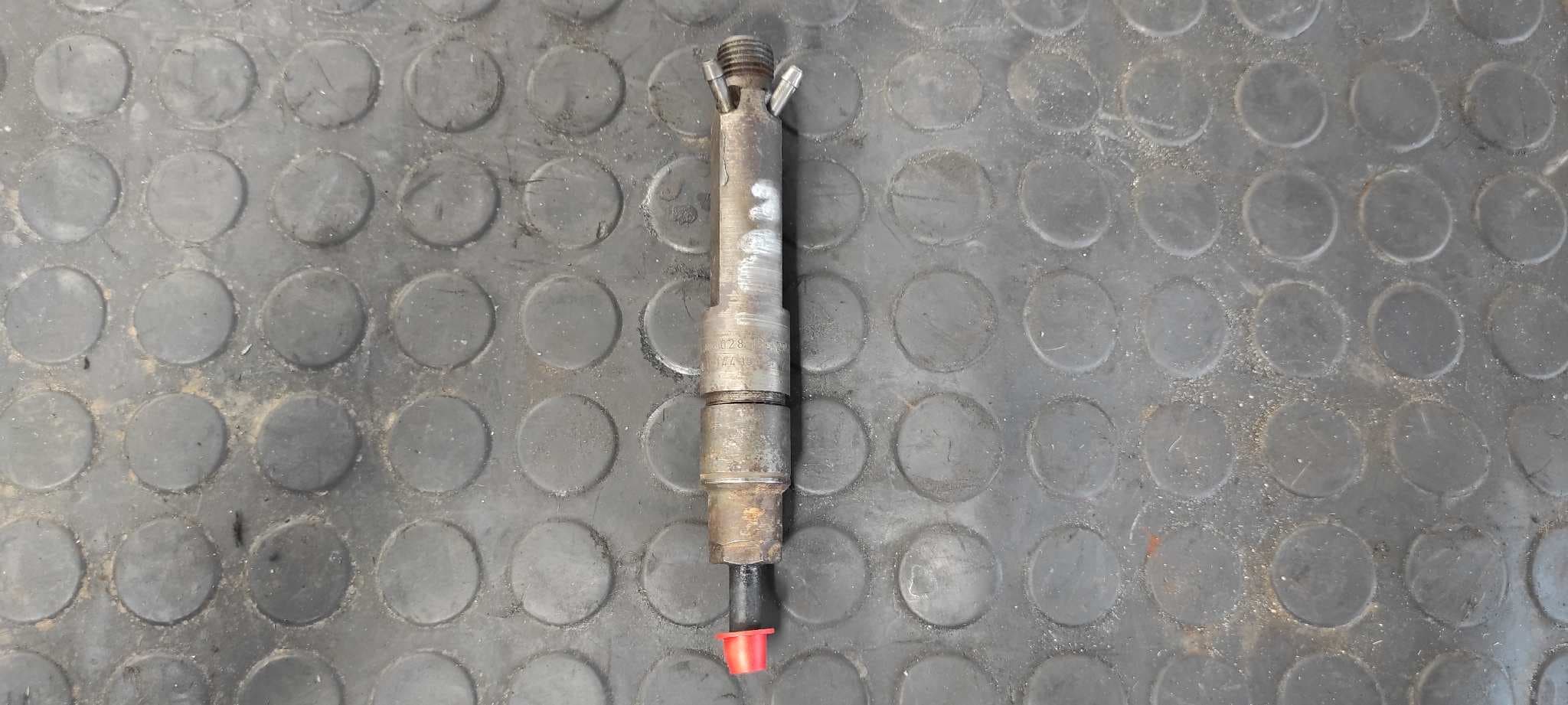 Recambio de INYECTOR para SEAT LEON (1M1) AHF referencia OEM IAM 028130201T