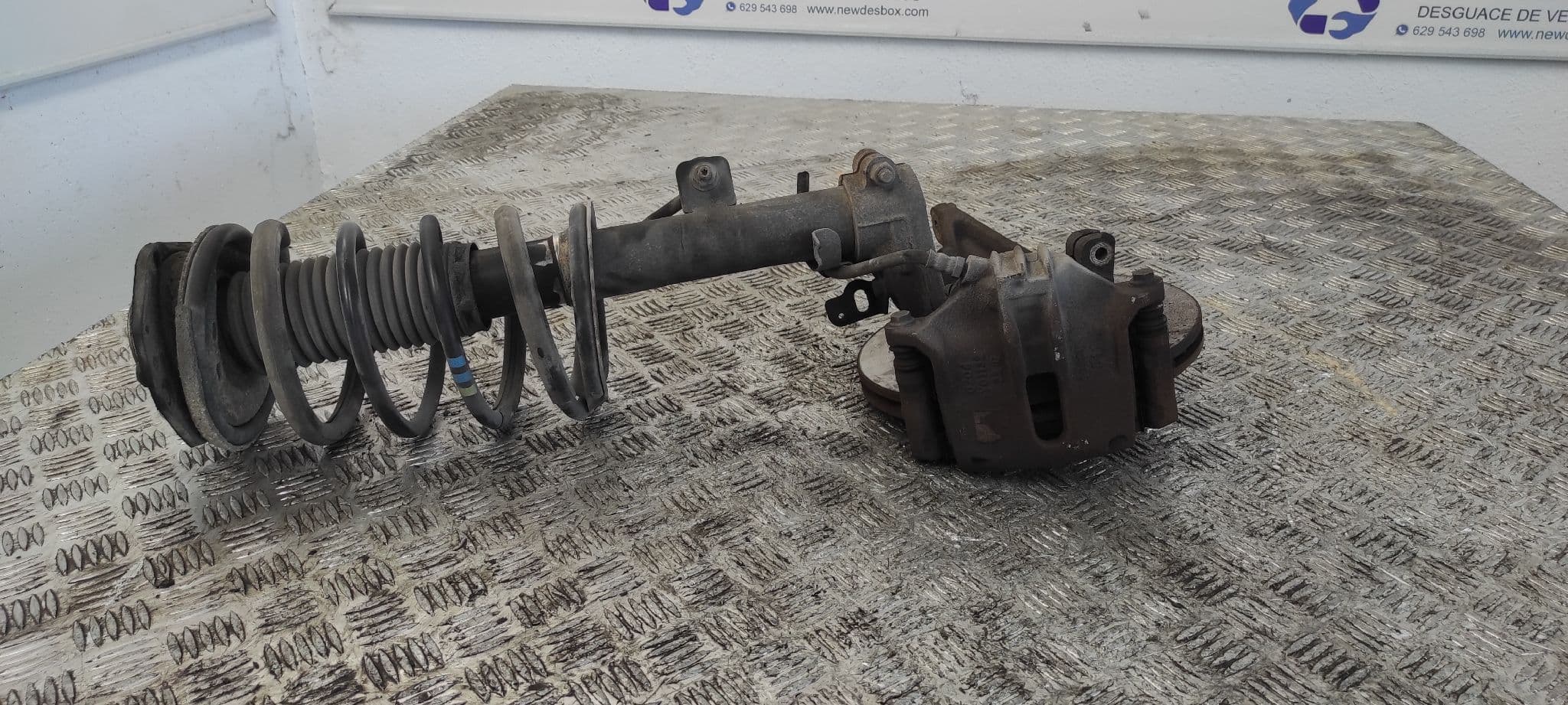 Recambio de MANGUETA DELANTERA DERECHA para CITROEN BERLINGO CUADRO L1 9HW referencia OEM IAM    - BLANCO 4