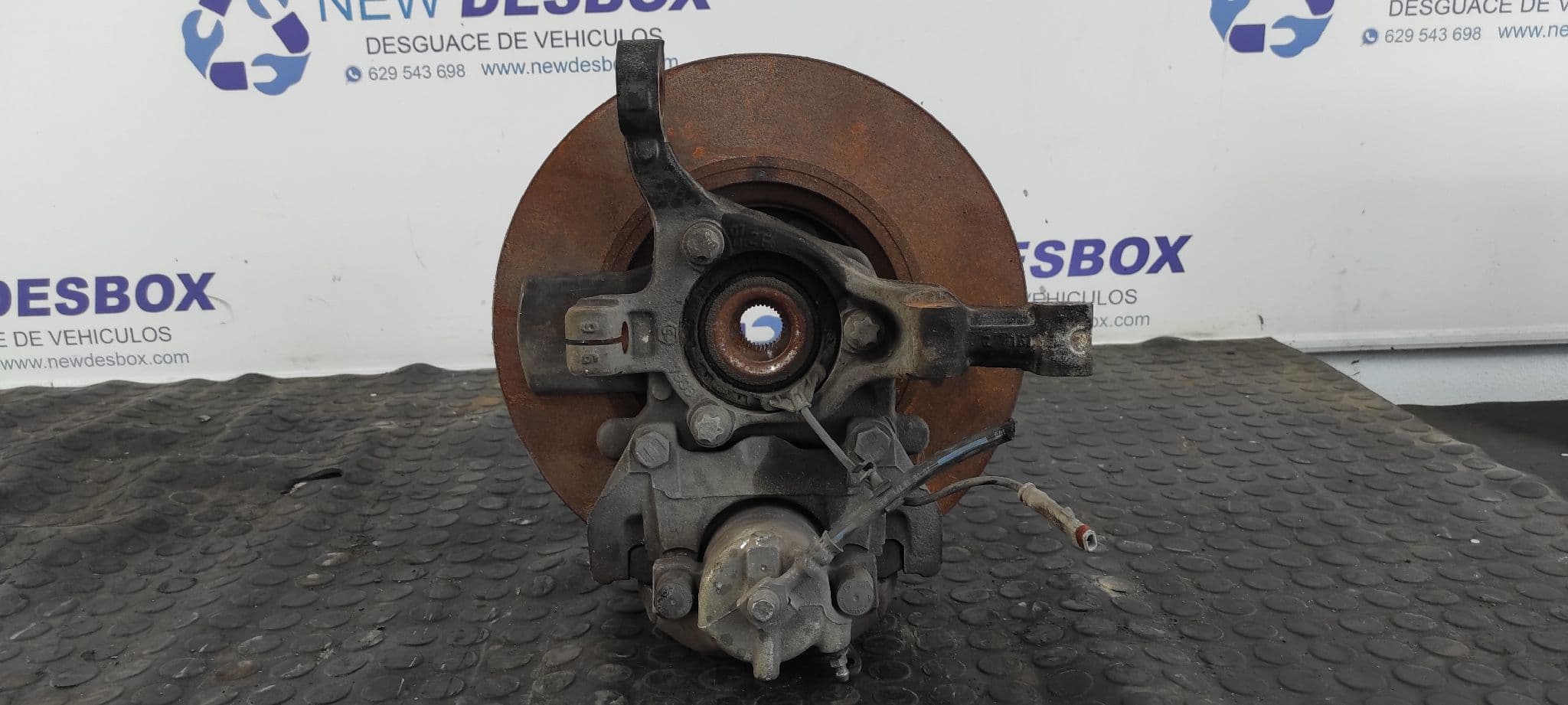 Recambio de MANGUETA DELANTERA IZQUIERDA para OPEL ZAFIRA B Cosmo Z19DT referencia OEM IAM    - NEGRO