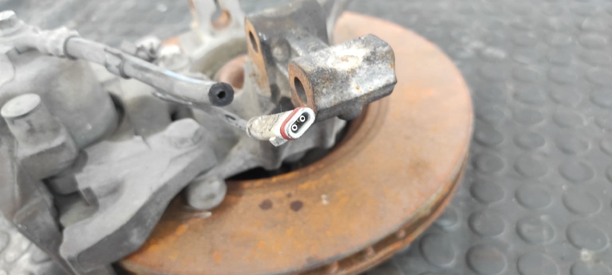 Recambio de MANGUETA DELANTERA IZQUIERDA para OPEL ZAFIRA B Cosmo Z19DT referencia OEM IAM    - NEGRO 2